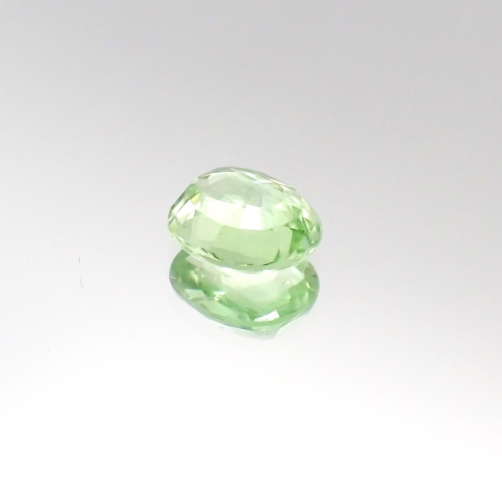 ミントガーネット(宝石名グリーン グロッシュラー・ガーネット)タンザニア・メレラニ鉱山産 1.01ct 識別済[230622488]6.5x5.8mm前後