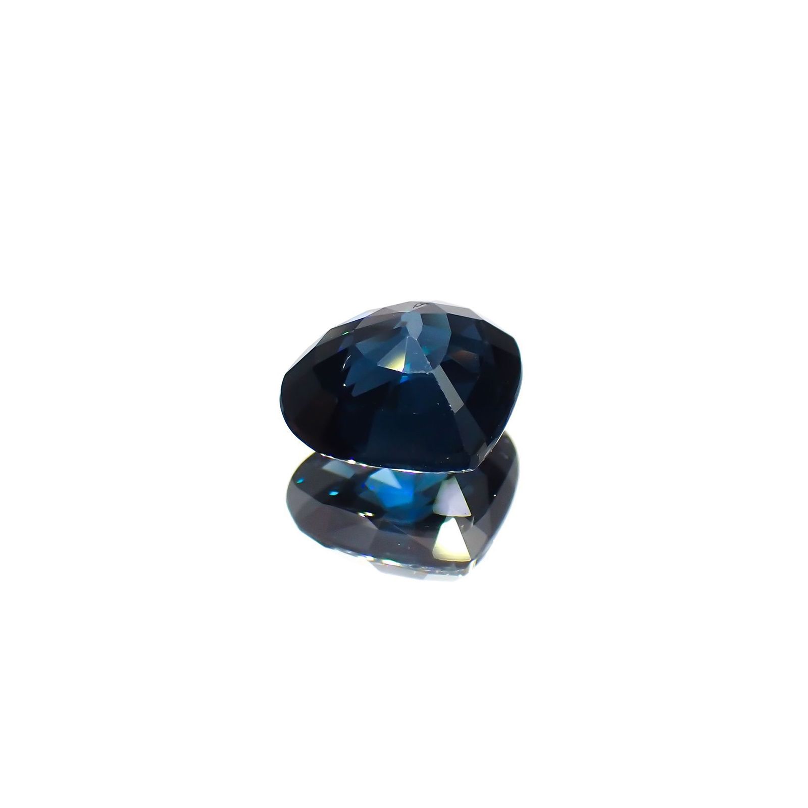 コバルトブルースピネル(宝石名ブルー・スピネル)スリランカ産 ソ付(日独) 1.438ct / 6.49x7.54mm前後 [220113831]