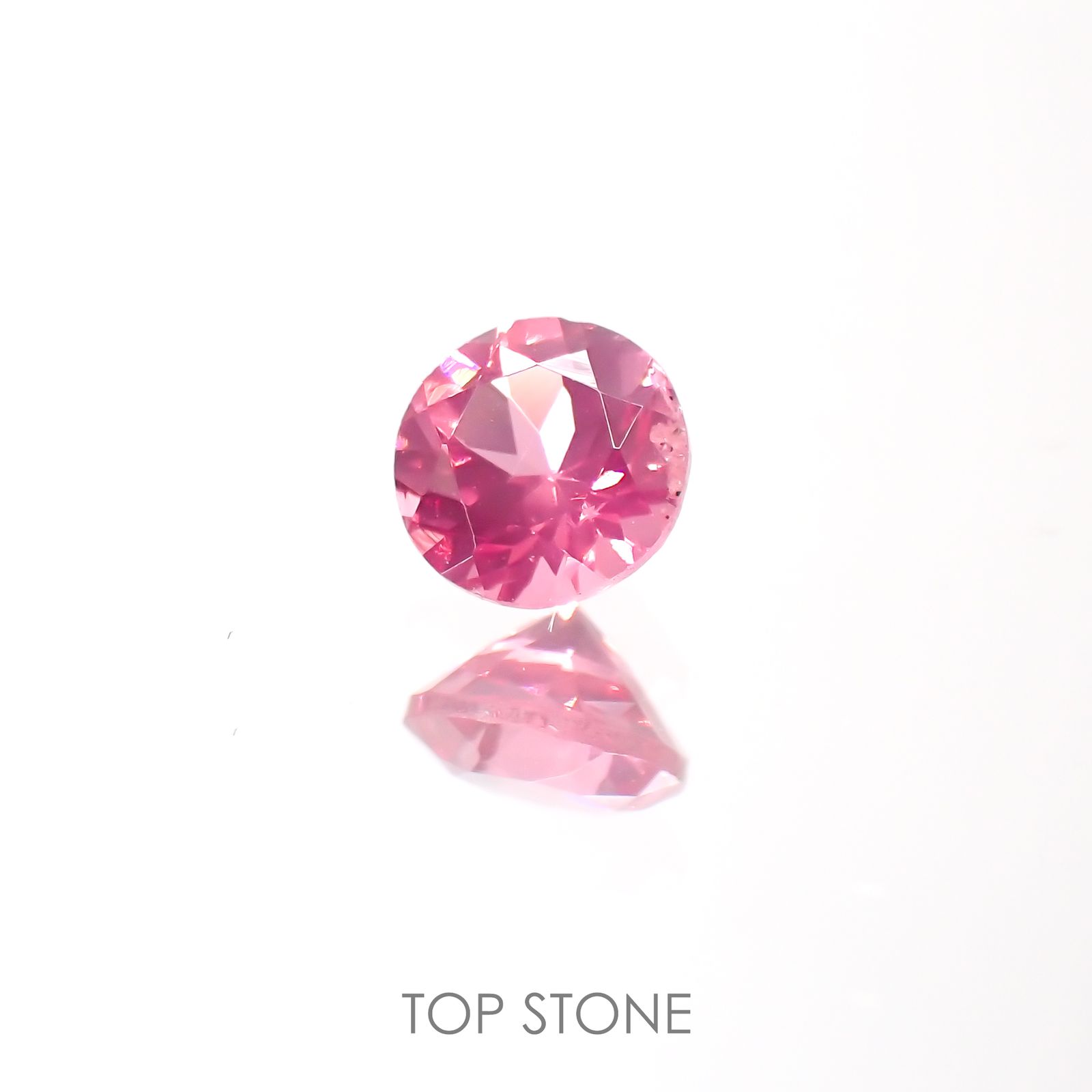 ホットピンクスピネル(宝石名ピンク・スピネル)タンザニア産 0.3ct 識別済[220113916]4.1x4.1mm前後