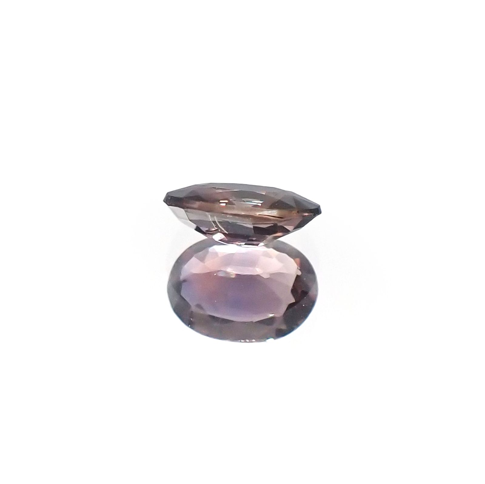カラーチェンジサファイア 非加熱(宝石名サファイア)タンザニア産 識別済 0.31ct / 5x3.7mm前後 [231023983]