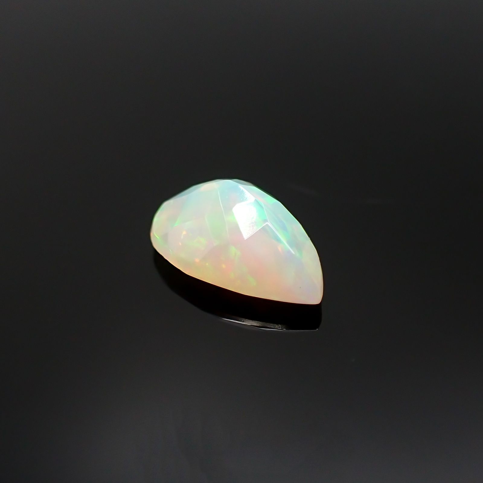 エチオピアオパール(宝石名オパール)エチオピア産 1.45ct 識別済[220917701]12x7.5mm前後
