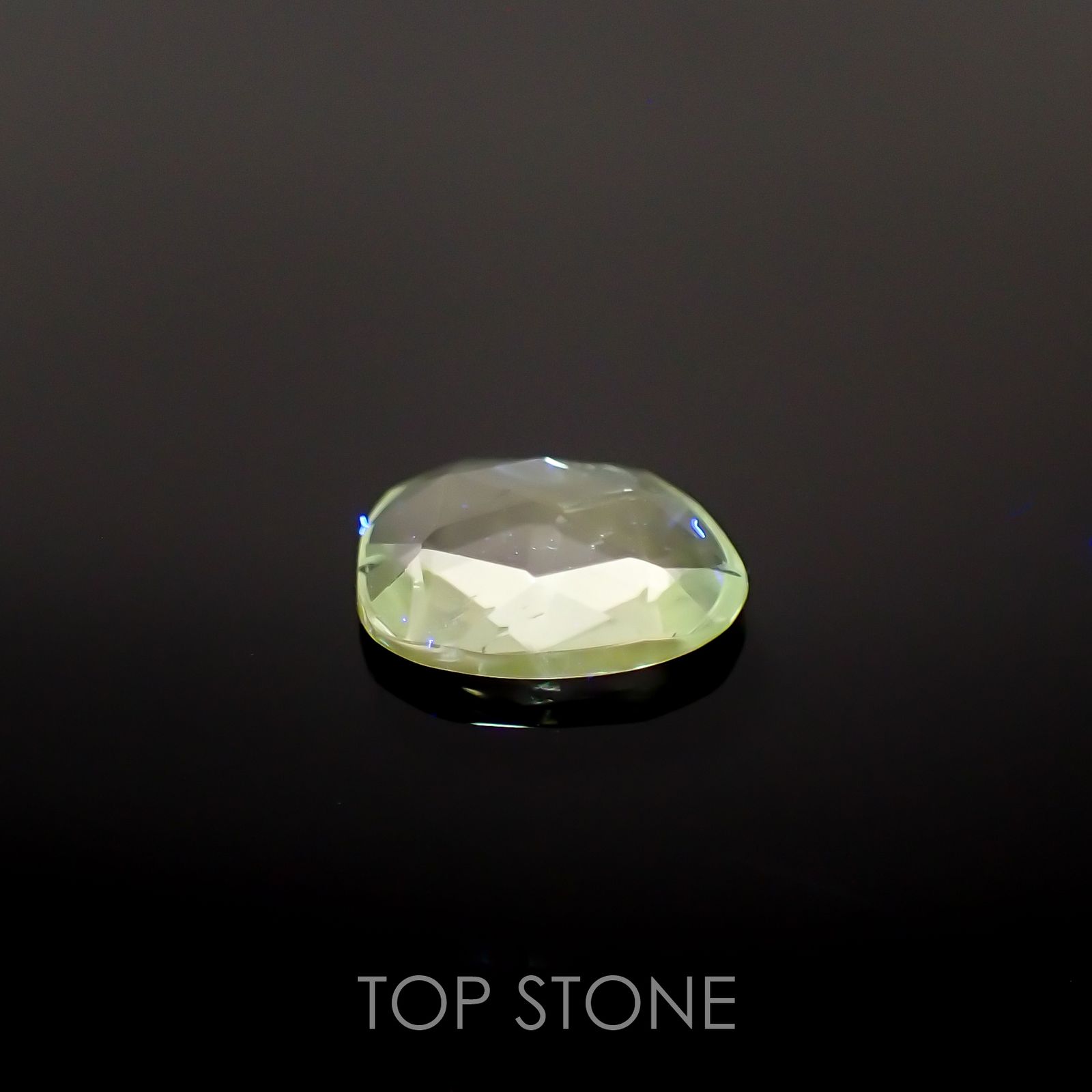 ◇ローズカット◇バナジウムコーネルピン(宝石名コーネルピン)タンザニア・タンガ州産 0.72ct 識別済[220115551]6.9x5.6mm前後