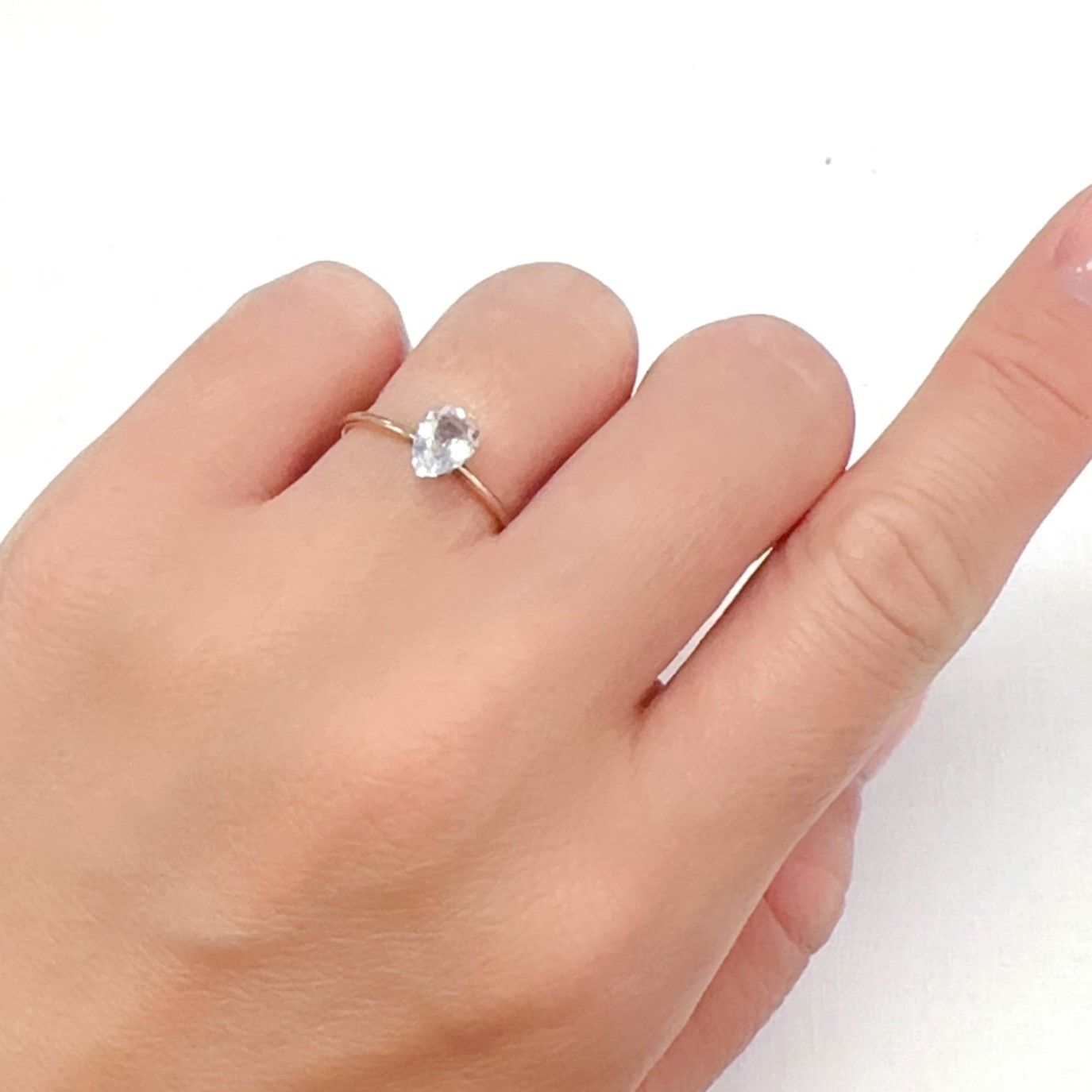 レインボームーンストーン ザンビア産 0.62ct[240326927]7x5.1mm前後