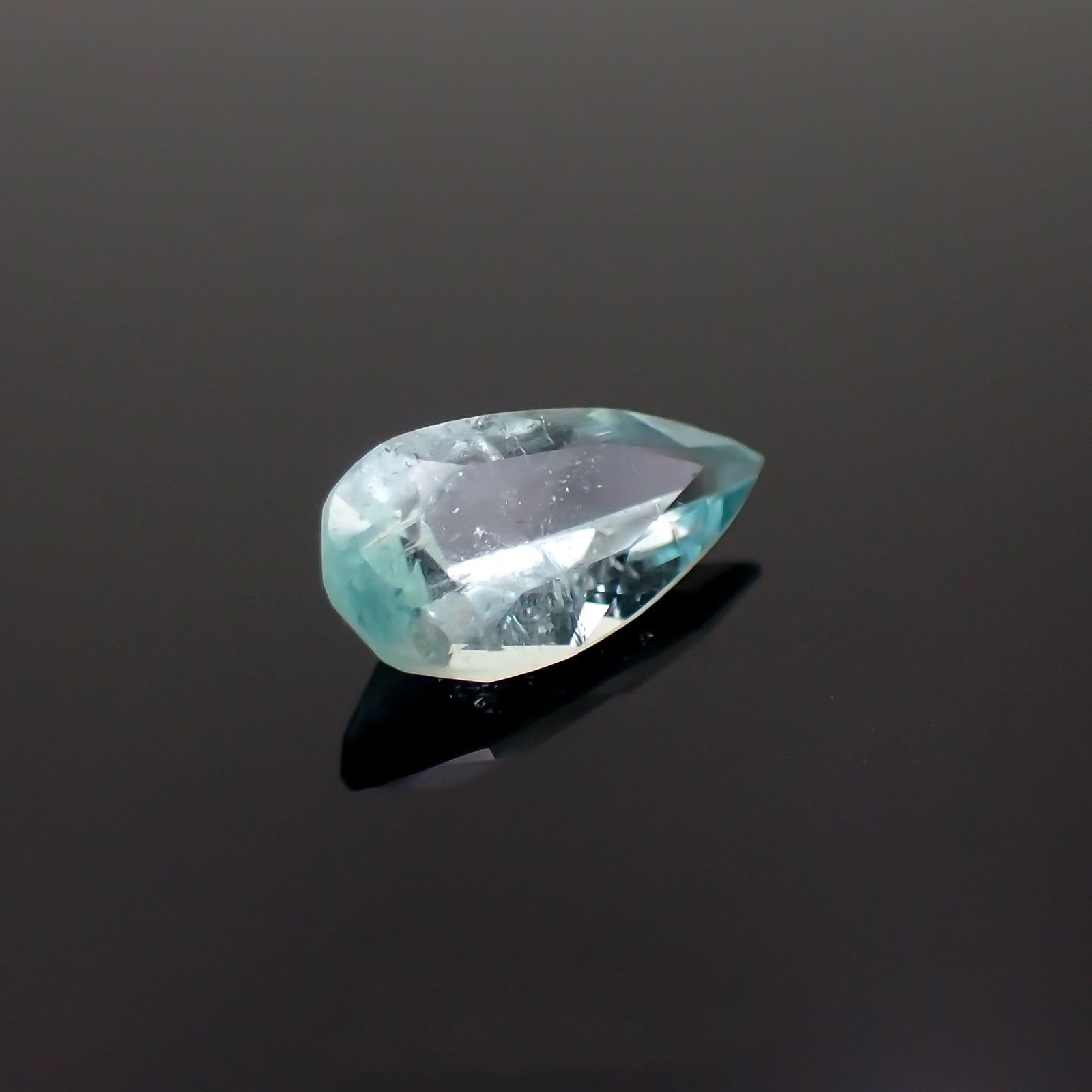 ユークレース(宝石名ブルー・ユークレース)コロンビア産 0.796ct ソ付(彩珠)[221018683]9.3x4.7mm前後