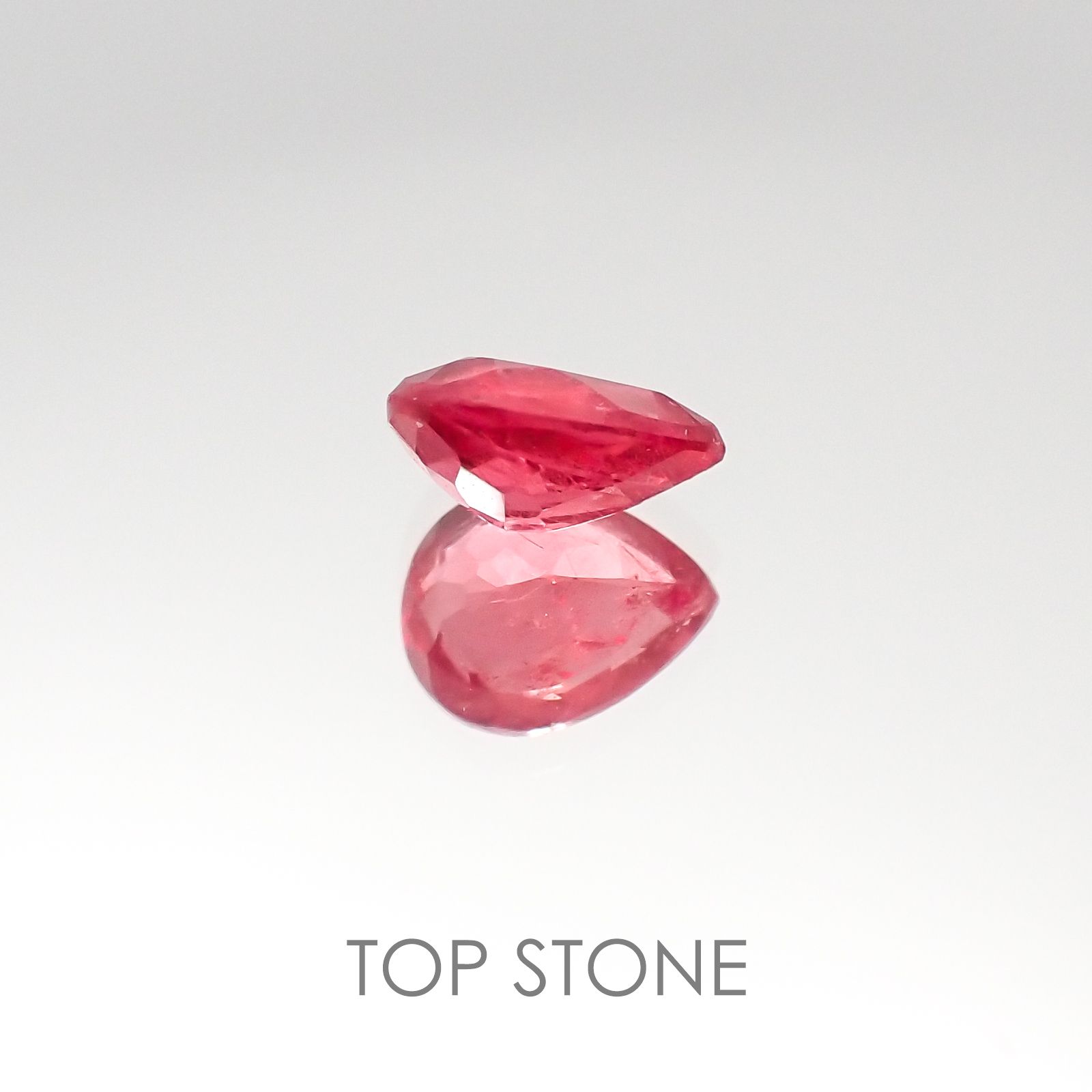 ロードナイト ブラジル産 ルース 0.8ct[20095802]6.4×5mm前後