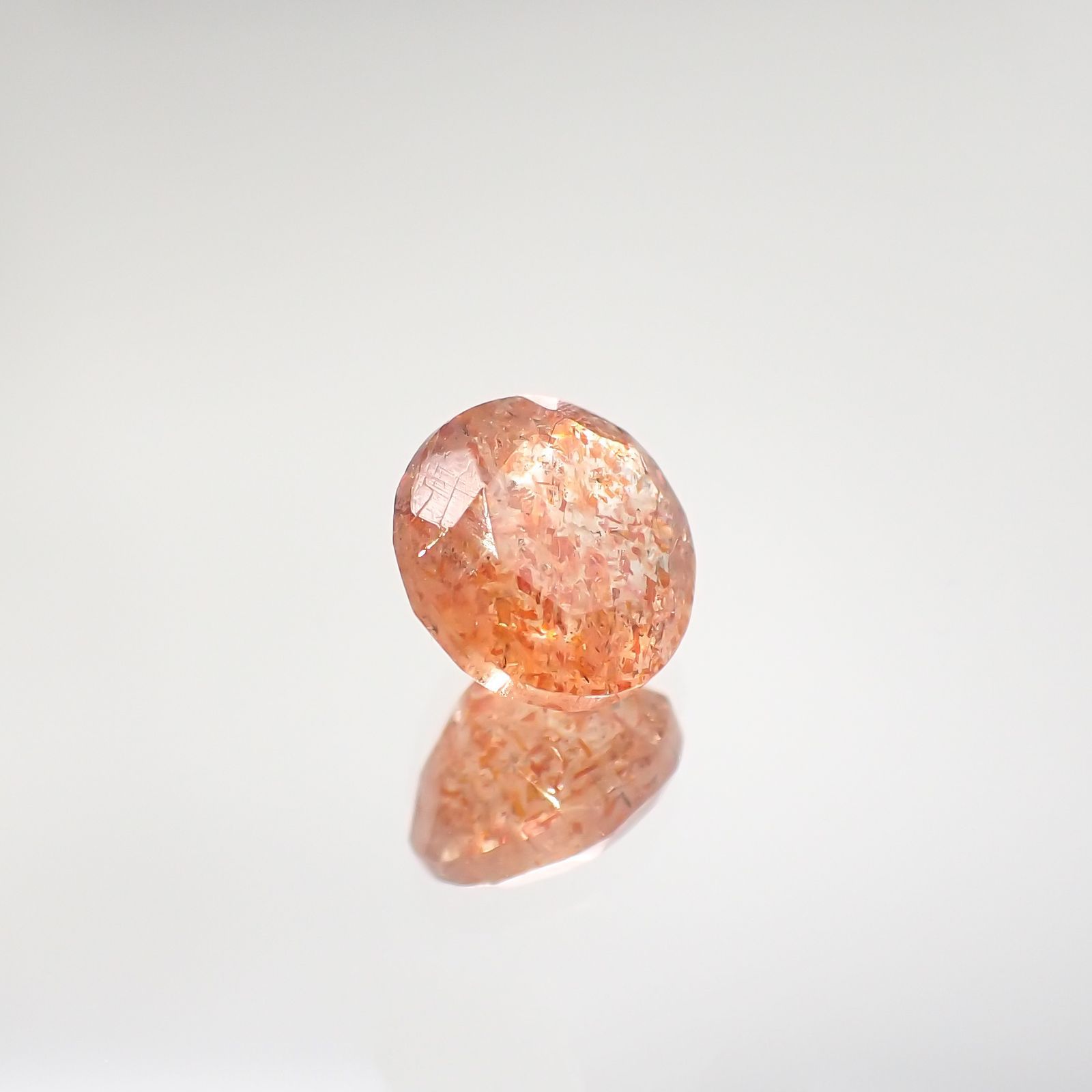 イリュージョンサンストーン(宝石名フェルドスパー) タンザニア産 1.91ct 識別済[210812298]7.9×7.9mm前後