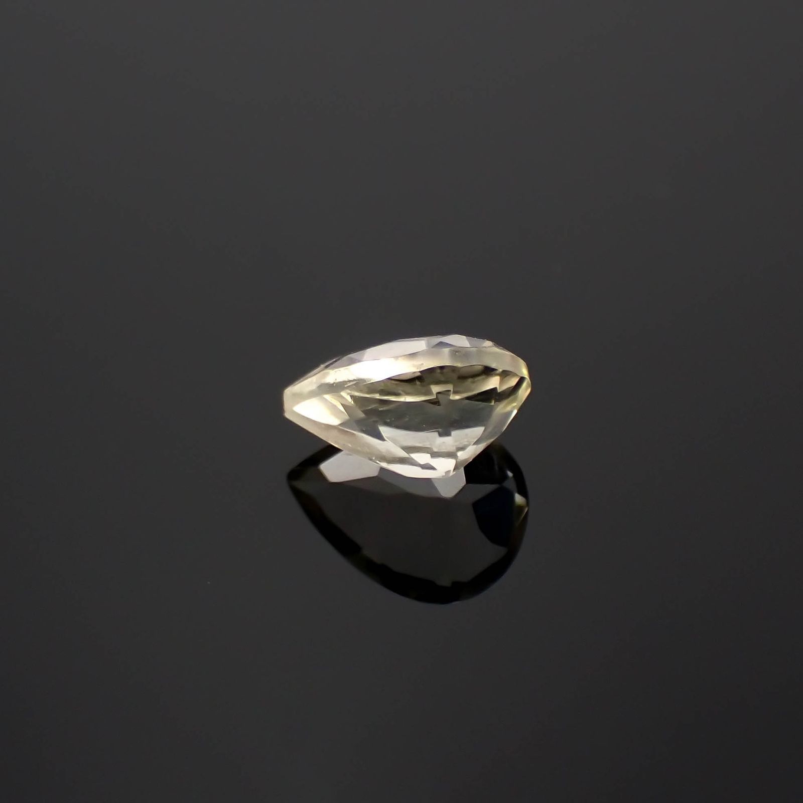 ゴールデンラブラドライト メキシコ産 1.19ct / 8.1x6.3mm前後 [251220367]