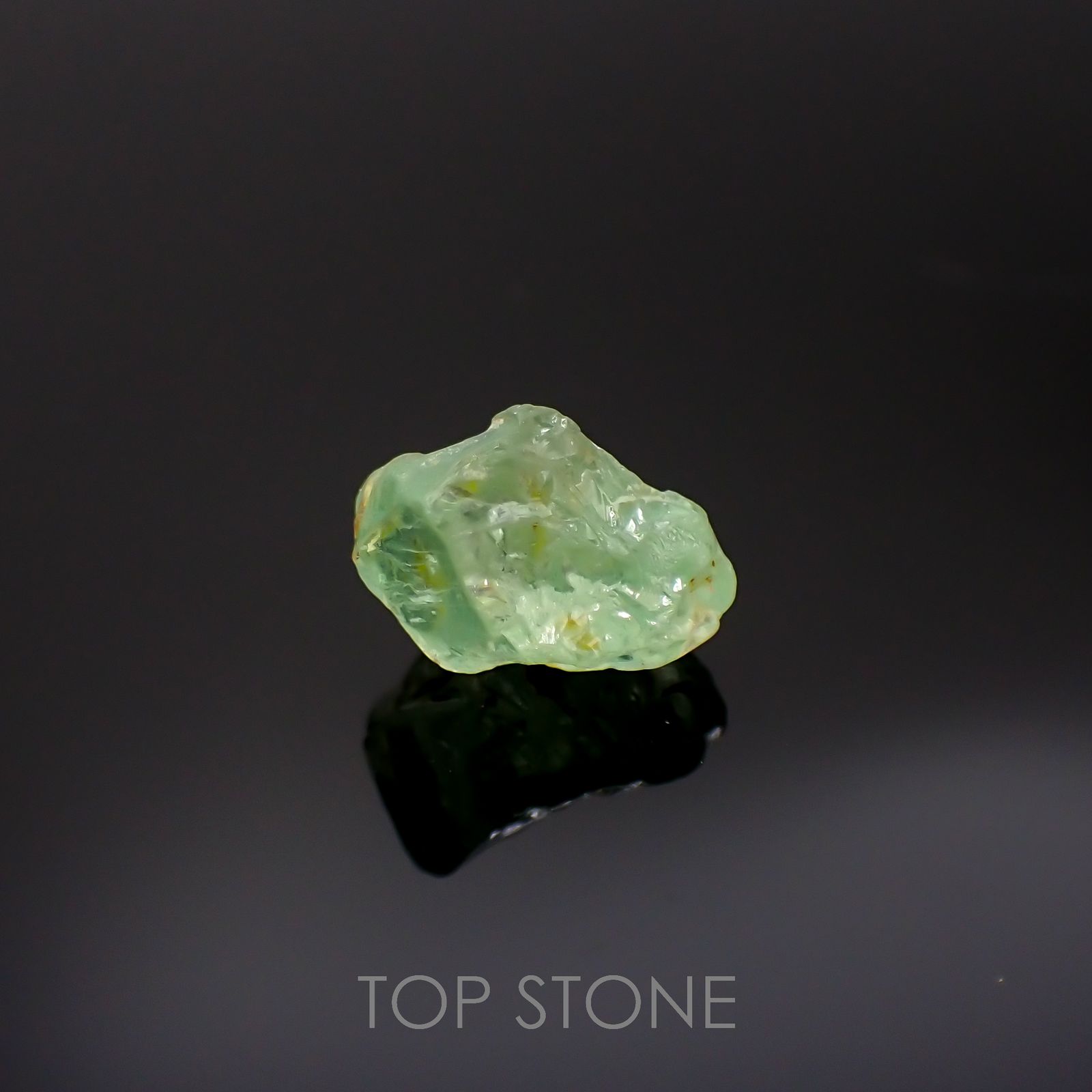 バナジウムコーネルピン原石(宝石名コーネルピン)タンザニア・タンガ州産 3.60ct 識別済[220716908]10.5x7mm前後