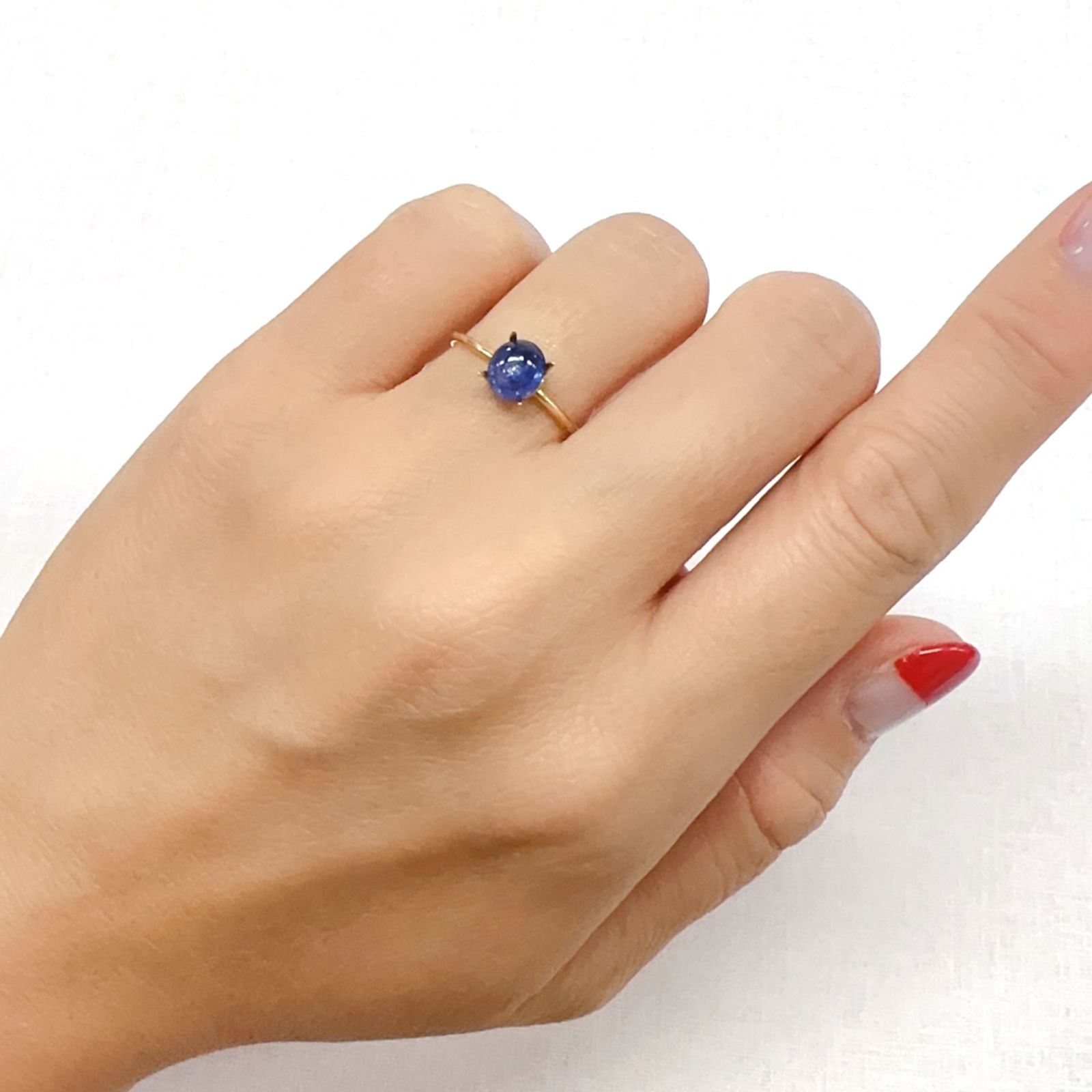 サファイア(宝石名ブルー・サファイア)スリランカ/マダガスカル産 1.08ct 識別済[230923440]6.4x5.6mm前後