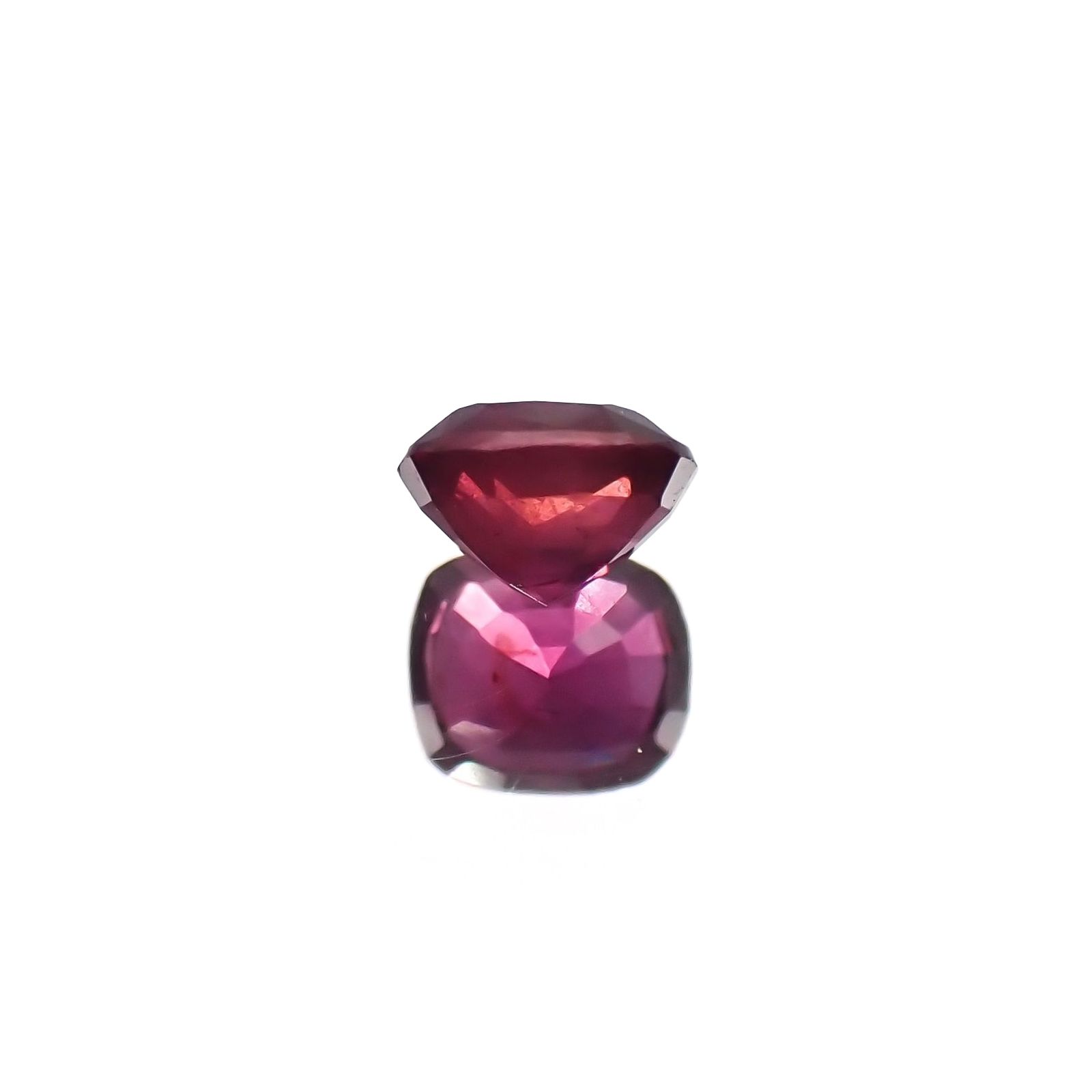 ルビー 非加熱(宝石名ルビー) マダガスカル産 識別済 0.31ct / 3.9x3.5mm前後 [210711712]