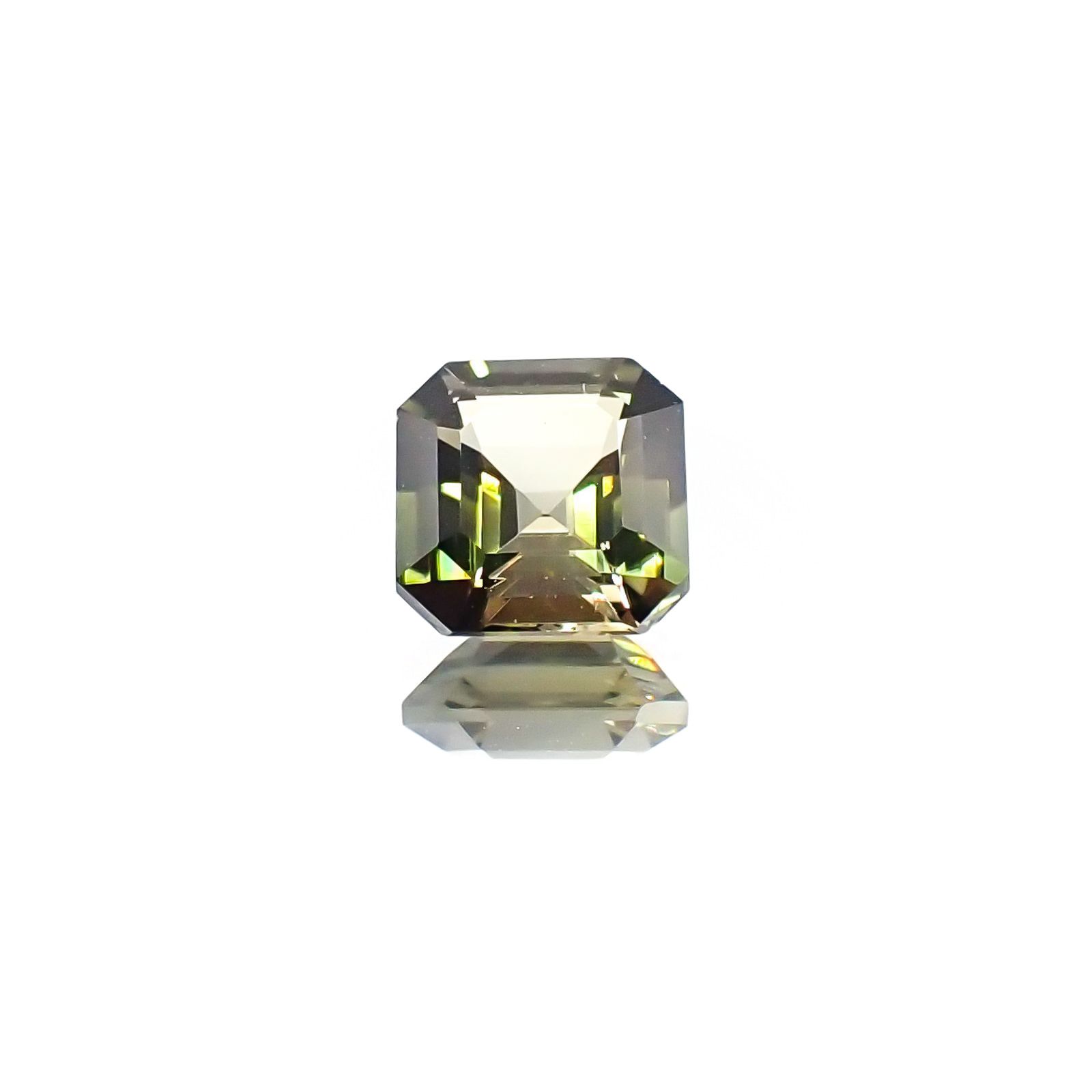 オリーブグリーントルマリン(宝石名トルマリン)ブラジル産 識別済 0.93ct / 5.9x5.8mm前後 [231023952]