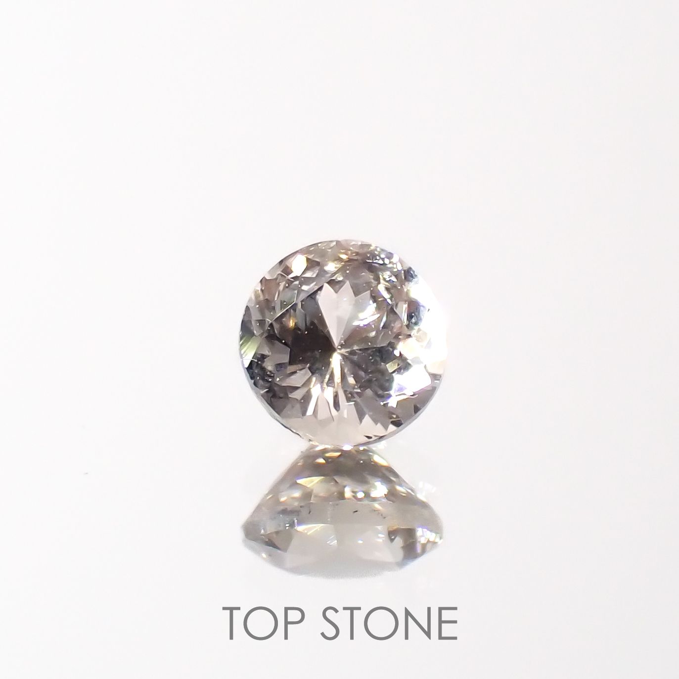 サニディン(宝石名サニディン)ドイツ産 0.16ct 識別済[221018940]3.5x3.4mm前後