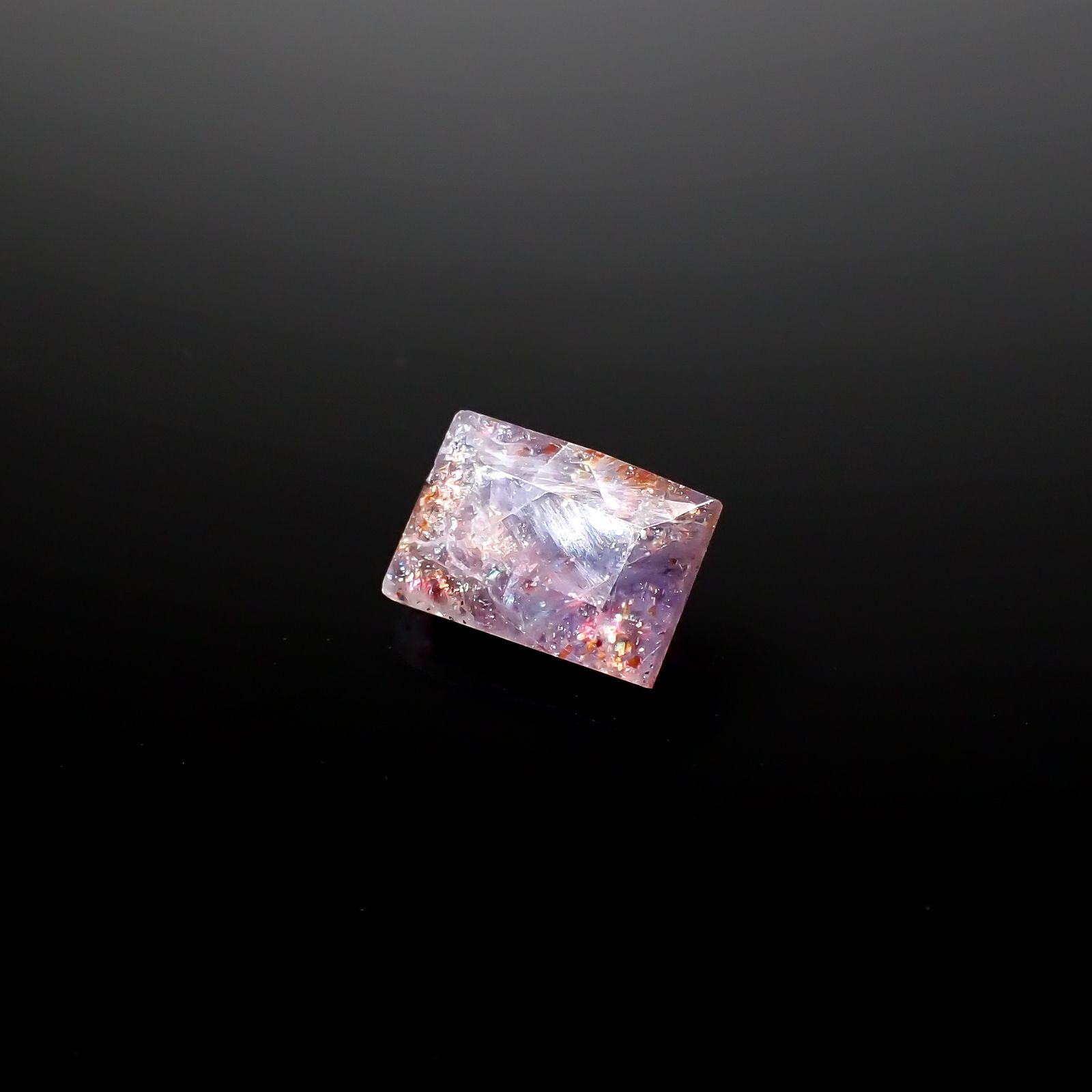 ブラッドショットアイオライト インド産 1.76ct[240125383]8.8x6mm前後