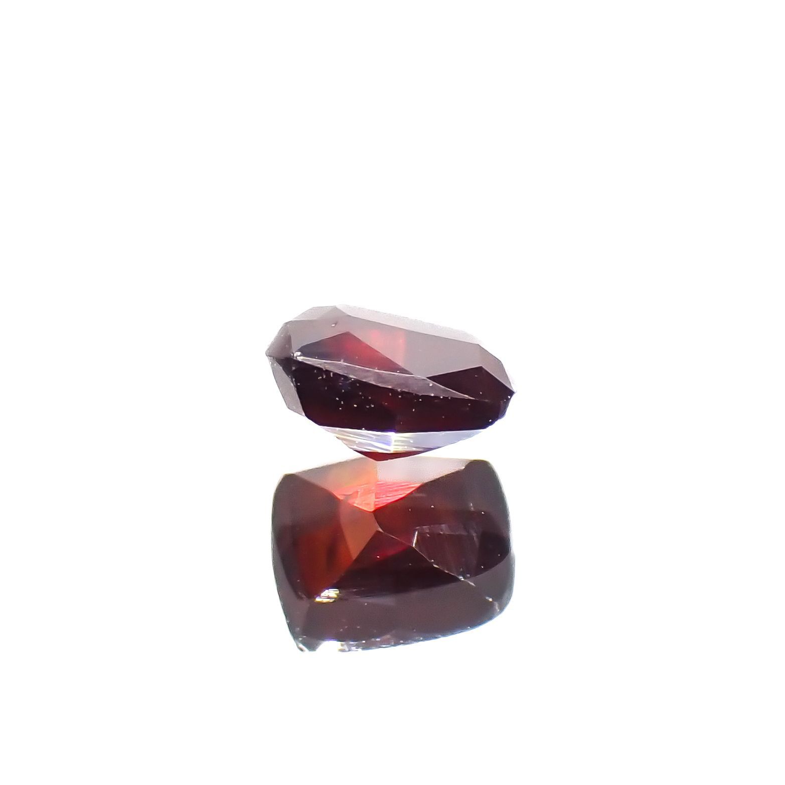 ルチル単結晶 ブラジル産 0.31ct[221219716]3.9x3.3mm前後