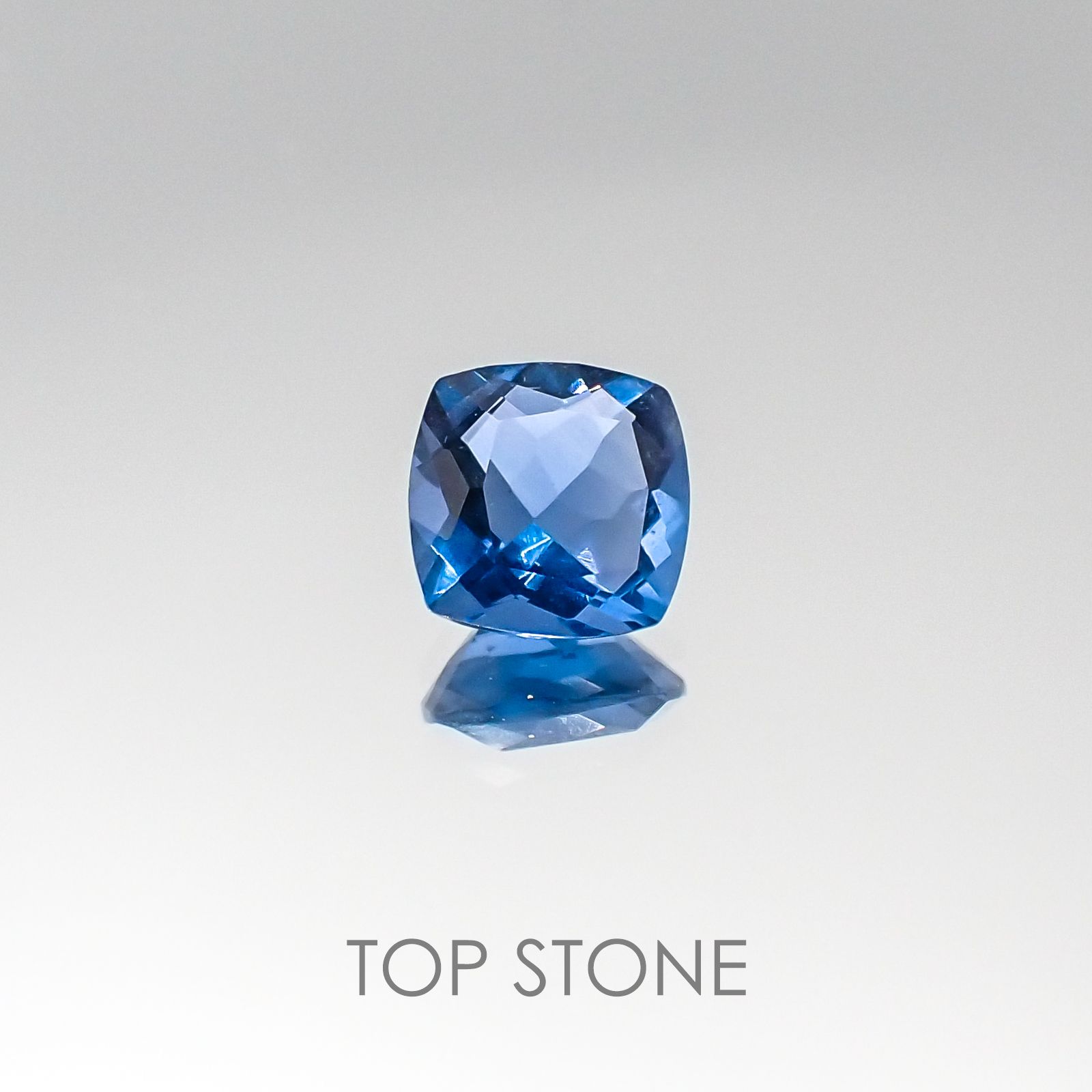 カラーチェンジフローライト ブラジル産 ルース 0.98ct[20095832]6.2×6.2mm前後