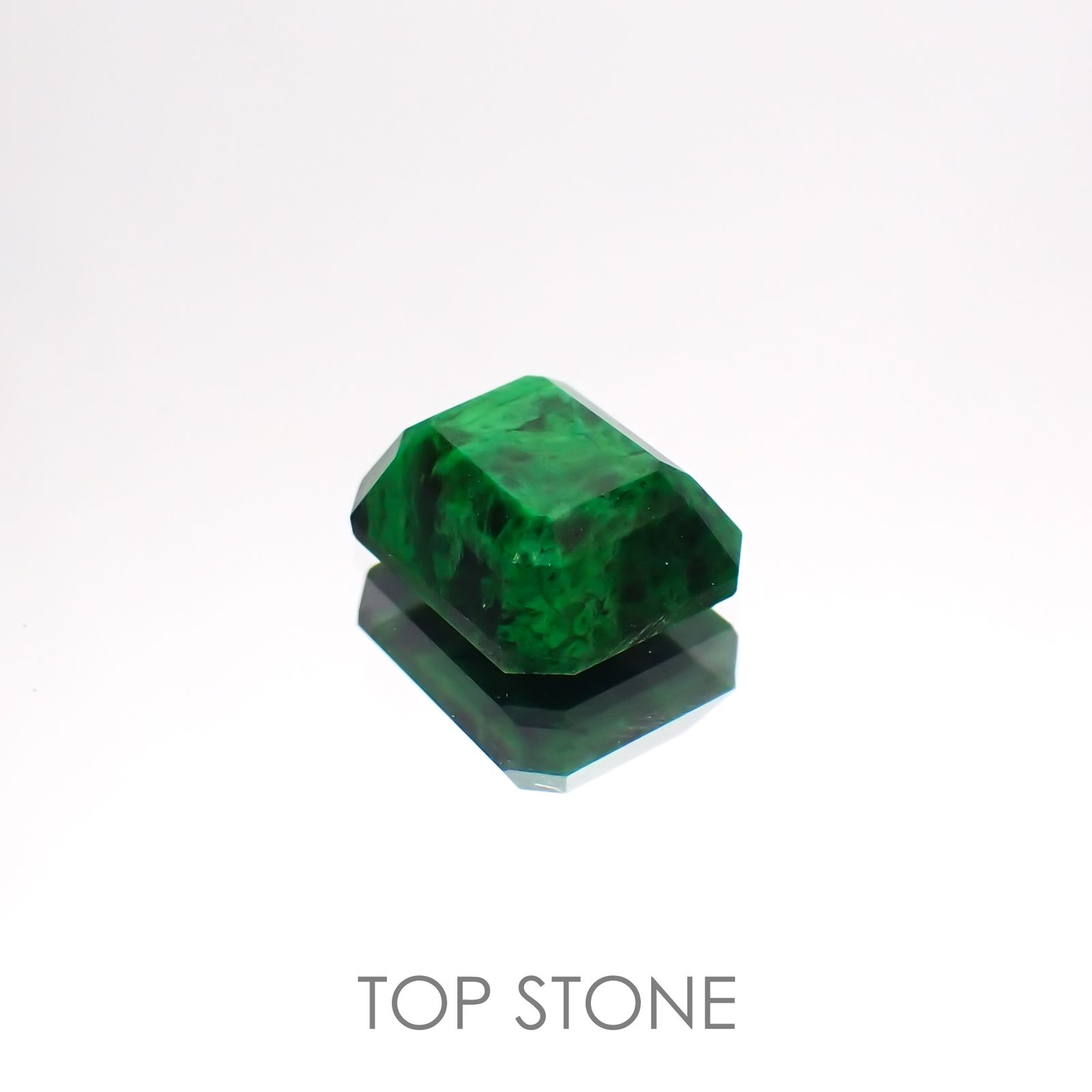 モーシッシ ビルマ産 1.35ct[220114184]7.4x6mm前後