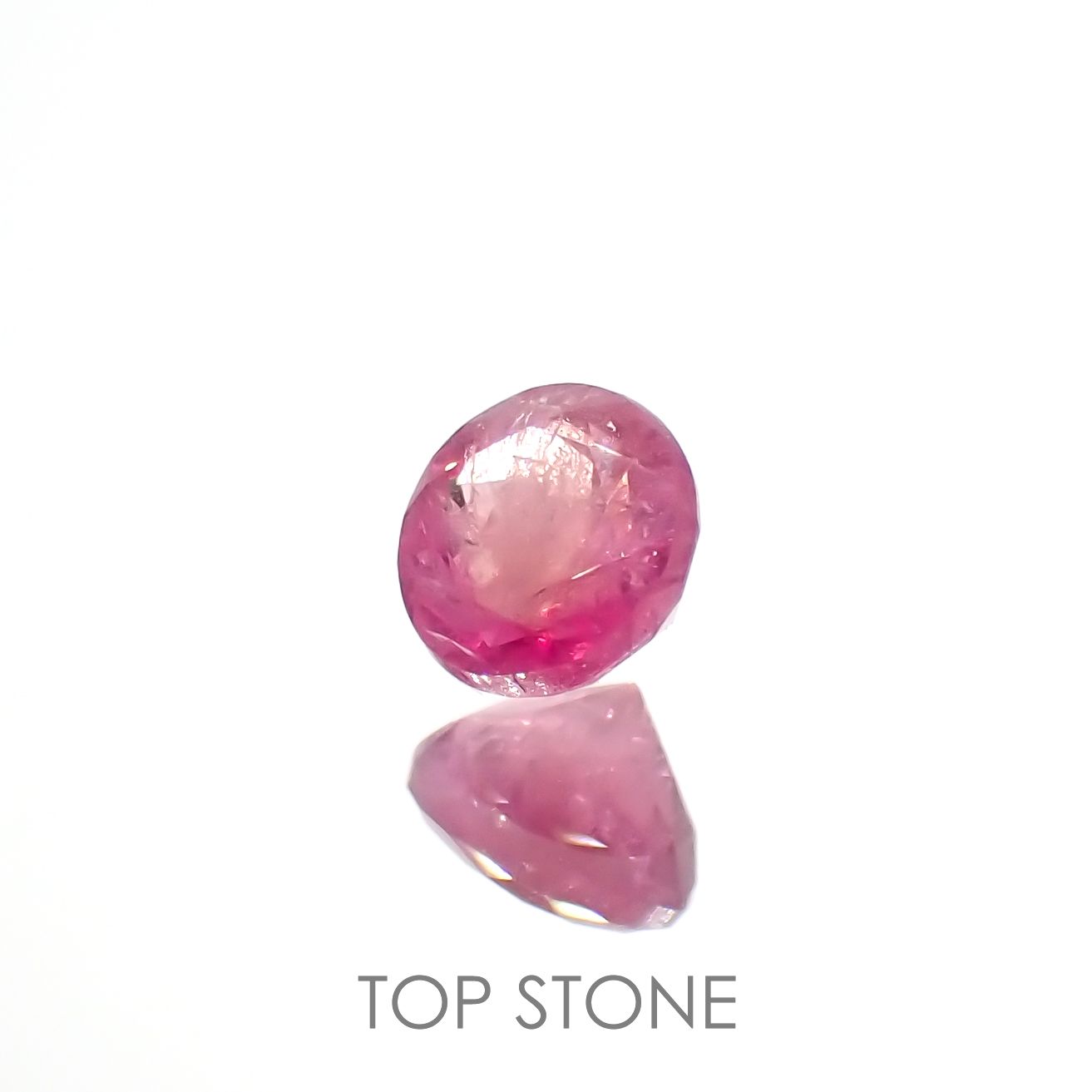 レッドベリル(宝石名レッド・ベリル/ピンク・ベリル)アメリカ・ユタ州産 0.18ct 識別済[220716758]3.5x3.5mm前後