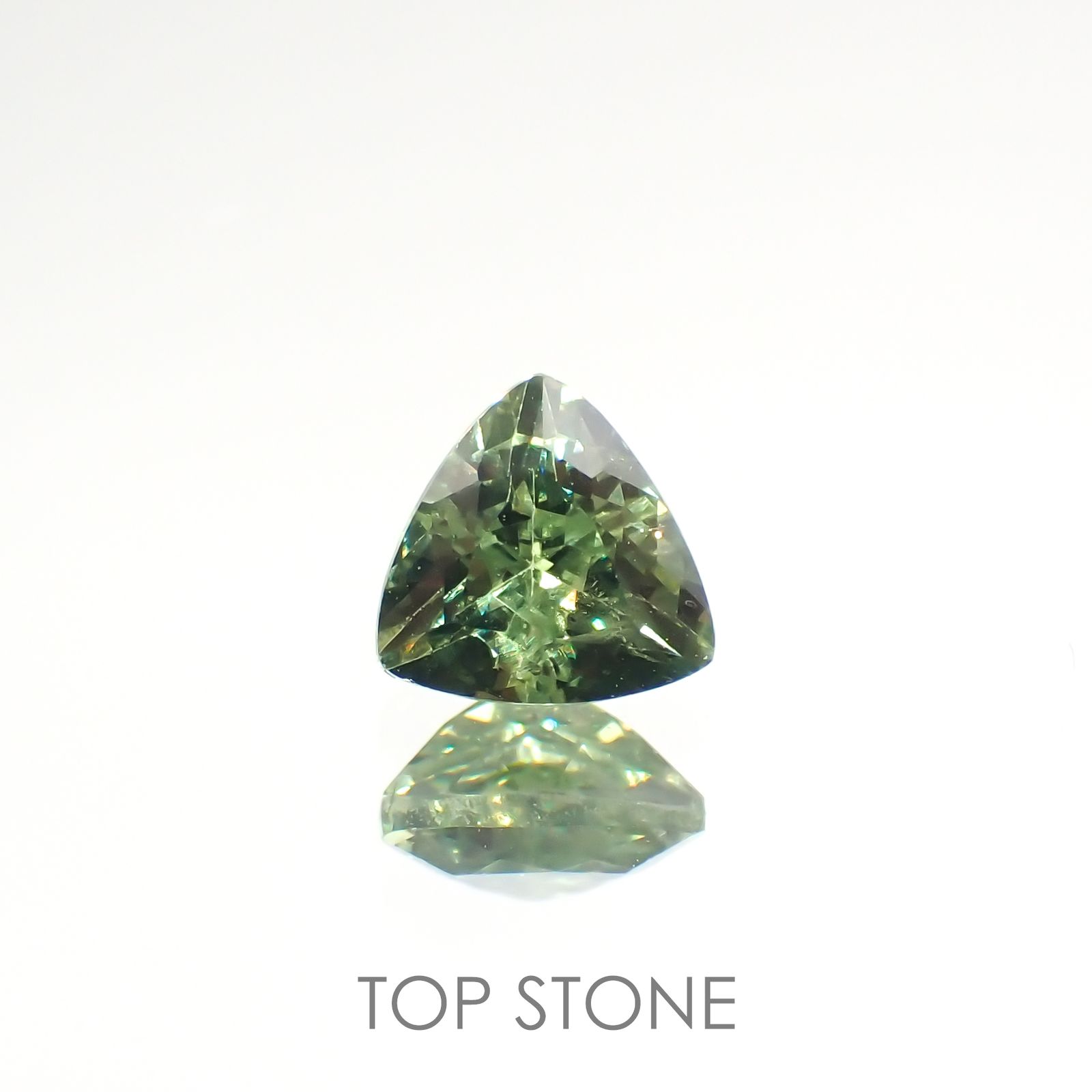 デマントイドガーネット(宝石名デマントイド・ガーネット) ナミビア産 0.60ct 識別済[210812790]5.2×4.9mm前後