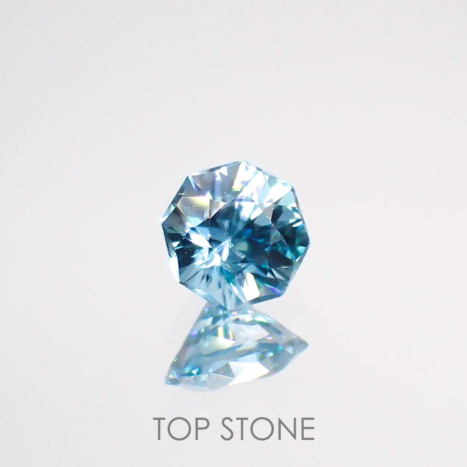 ◇オクタゴンカット◇ブルージルコン カンボジア産 ルース 0.73ct[210913358]4.9×4.9mm前後