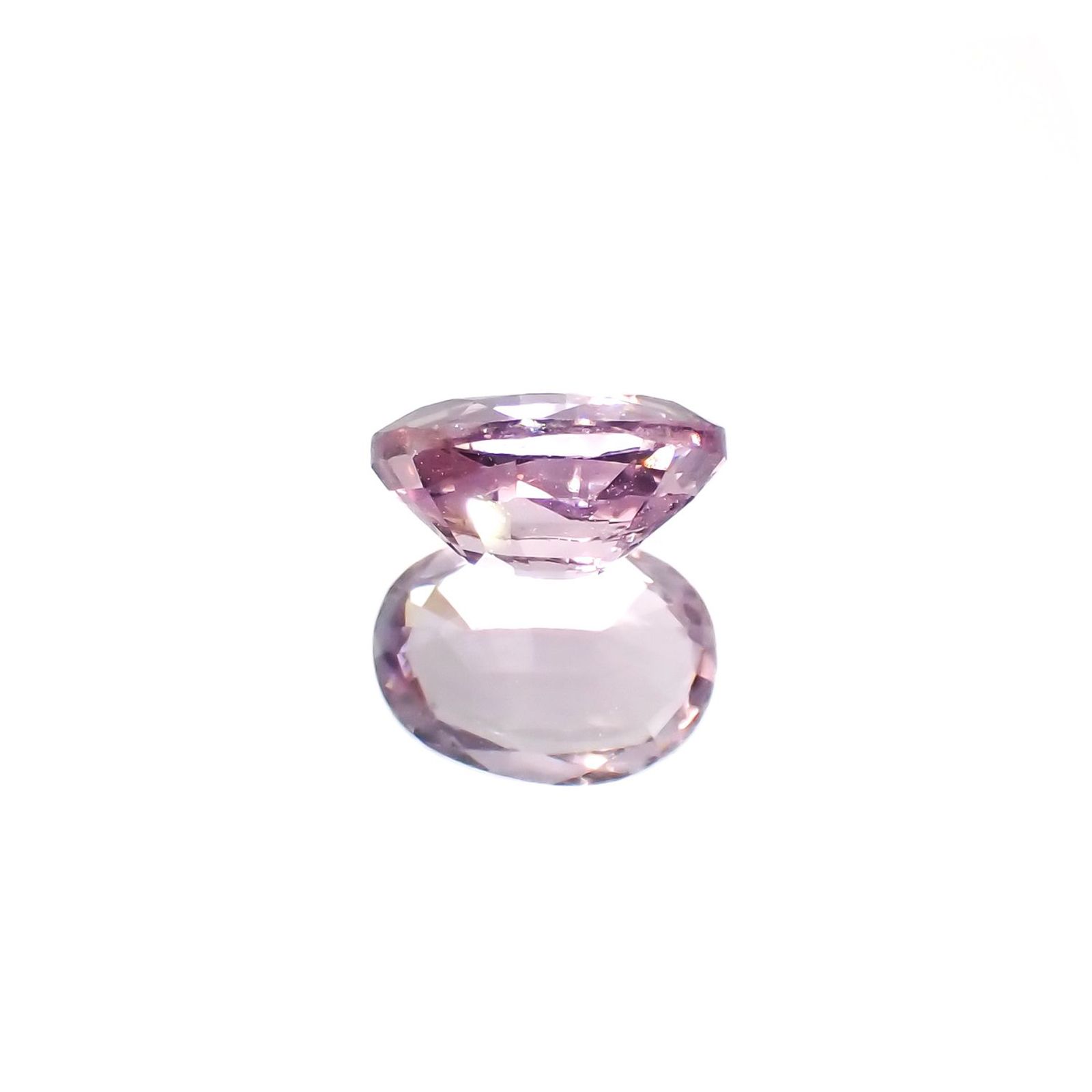 ラベンダーピンクスピネル(宝石名スピネル)ビルマ/マダガスカル産 0.84ct 識別済[250220602]6.5x4.9mm前後
