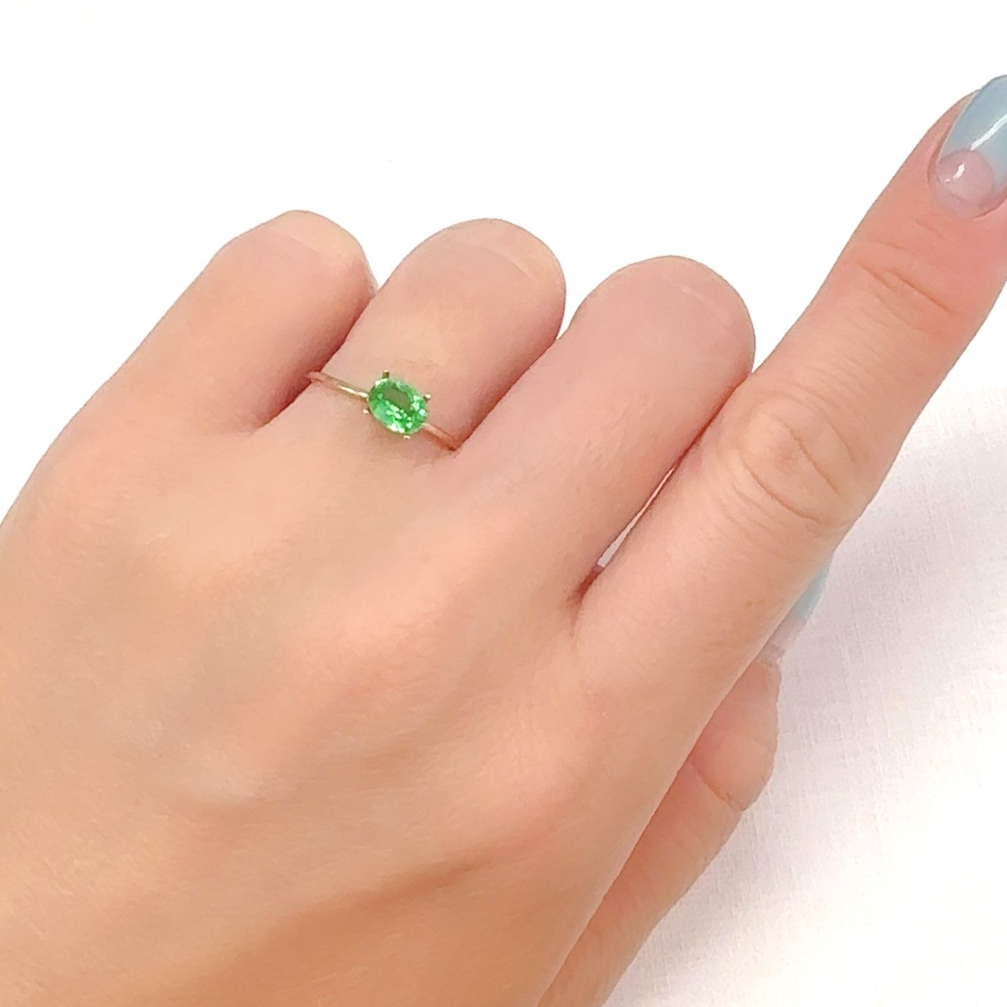 パライバトルマリン ブラジル・パライバ州バターリャ鉱山産 0.54ct[240928734]6.1x4.7mm前後