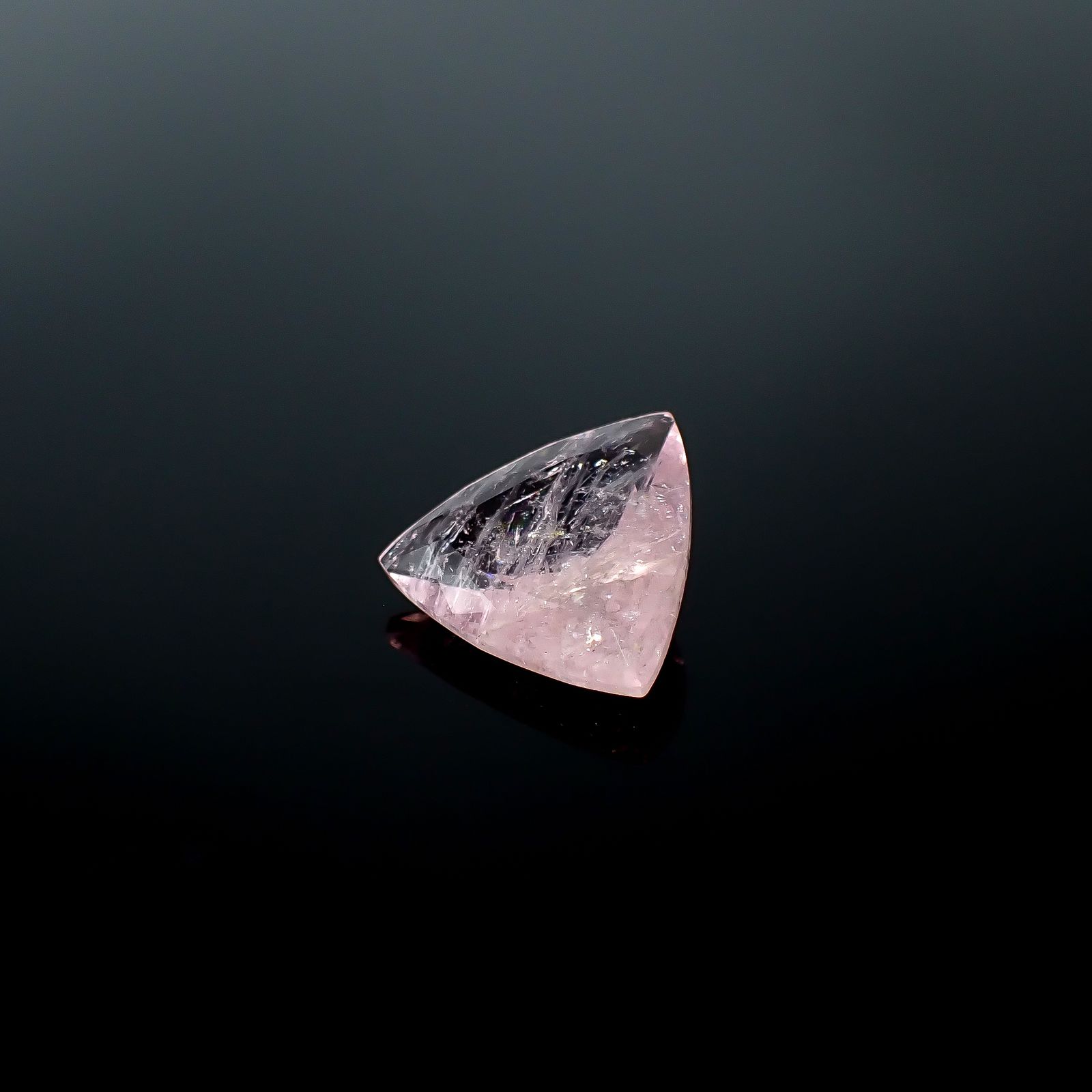 モルガナイト ブラジル産 4.95ct [250730873]13.5x14.2mm前後