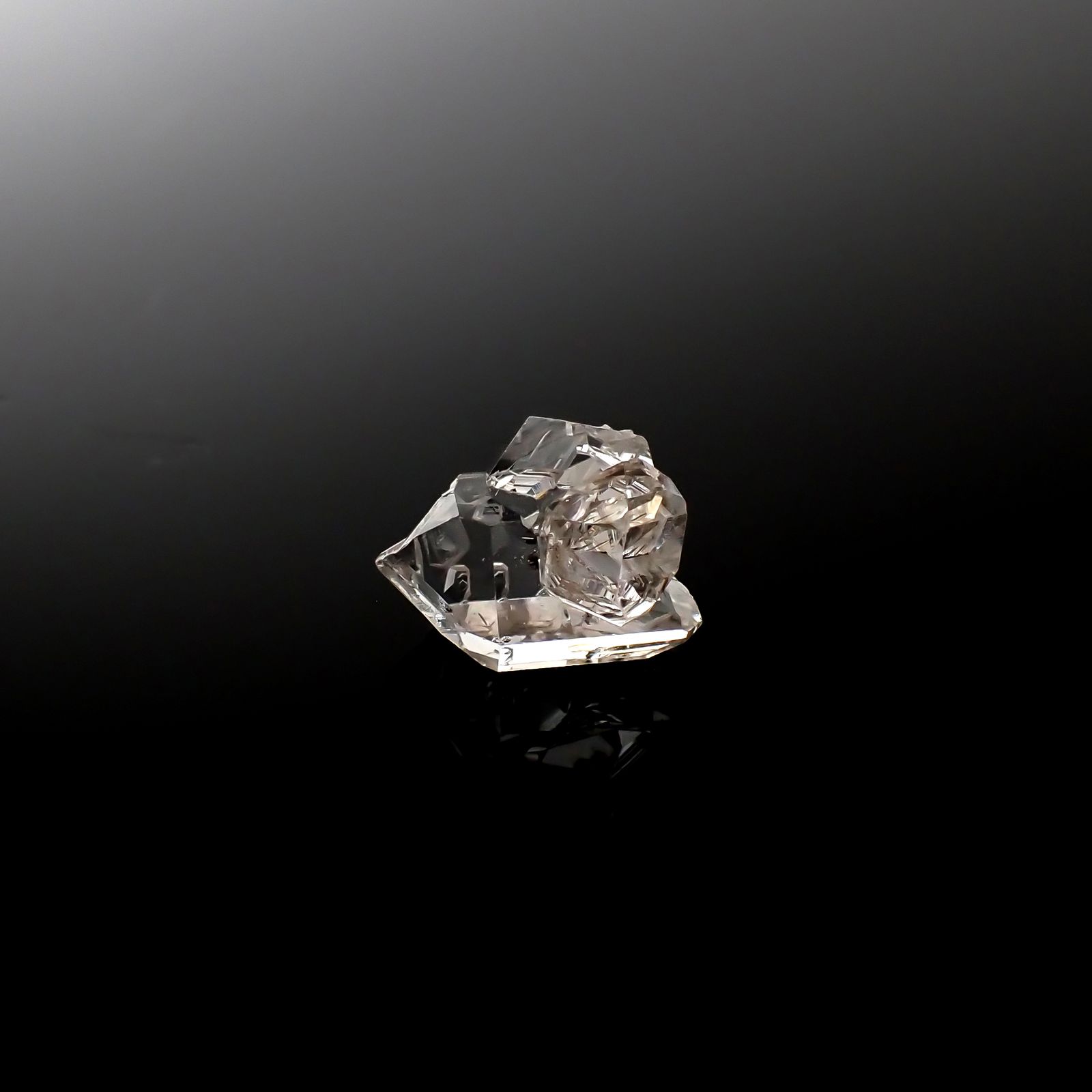 ハーキマーダイヤモンド 原石 アメリカ・ニューヨーク州産 5.24ct[240226352]12.2x9.4mm前後