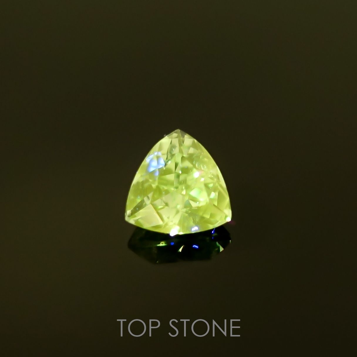 バナジウムコーネルピン(宝石名コーネルピン)タンザニア・タンガ州産 0.90ct 識別済[220115626]6x6mm前後