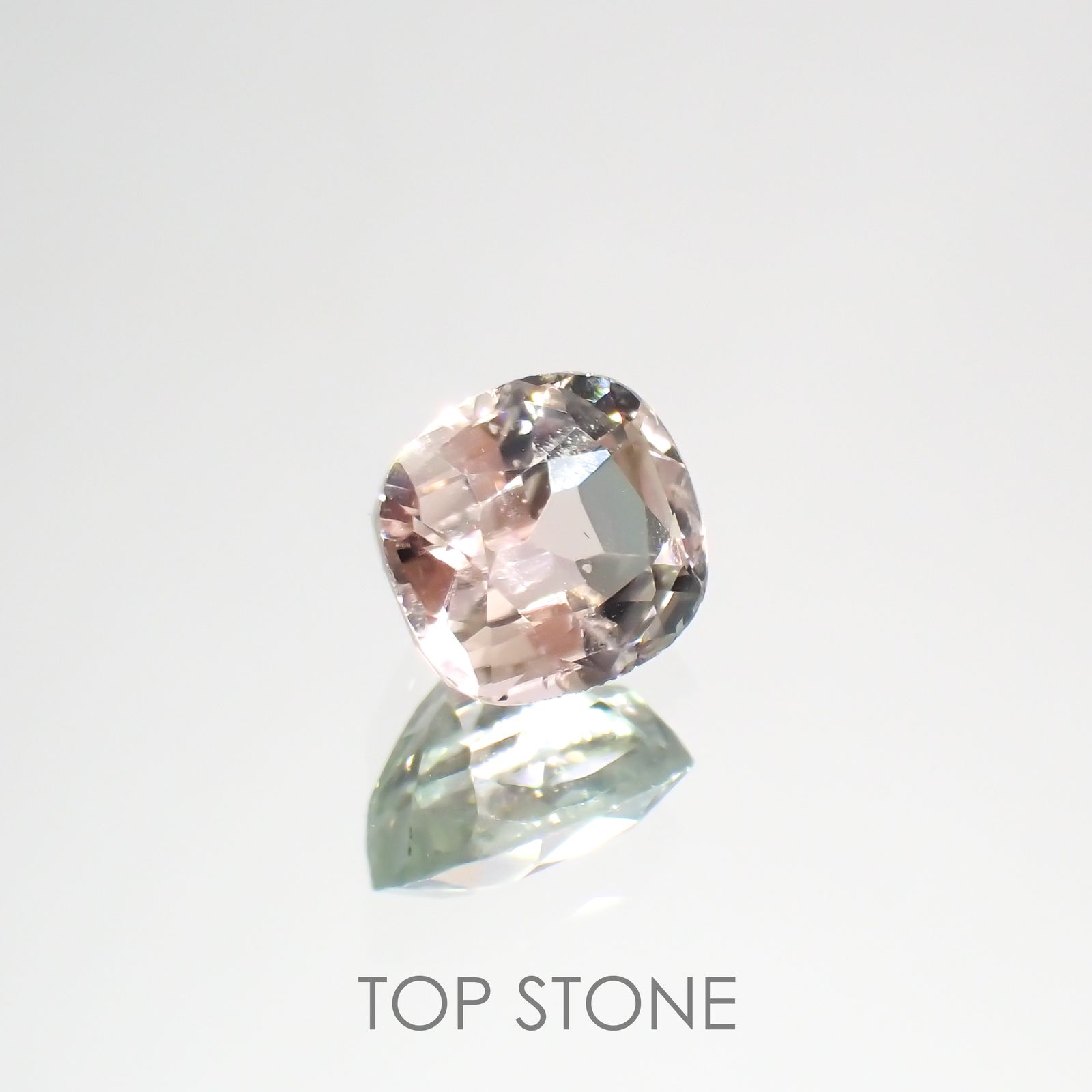 ピンクトルマリン アフガニスタン産 0.82ct[220114262]5.7x5.2mm前後