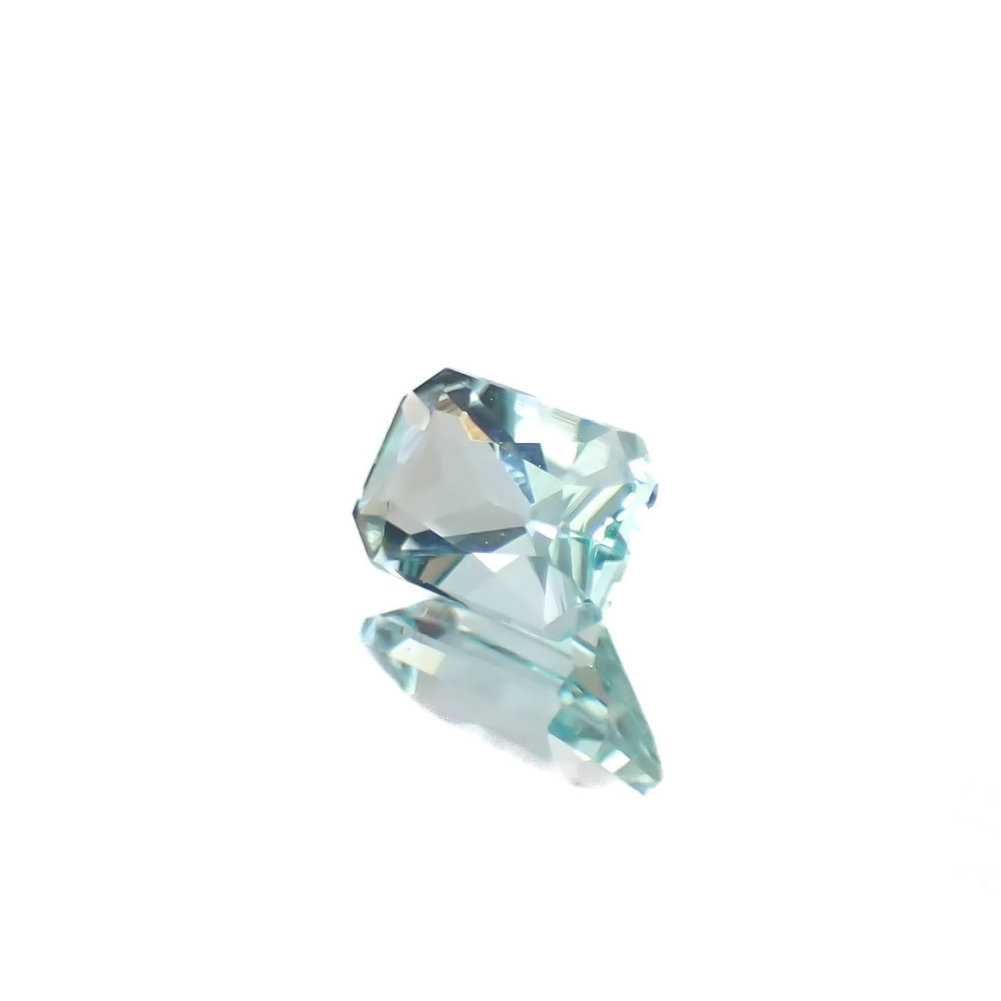 ミントベリル ナイジェリア産 0.31ct [250430198]5x3.4mm前後
