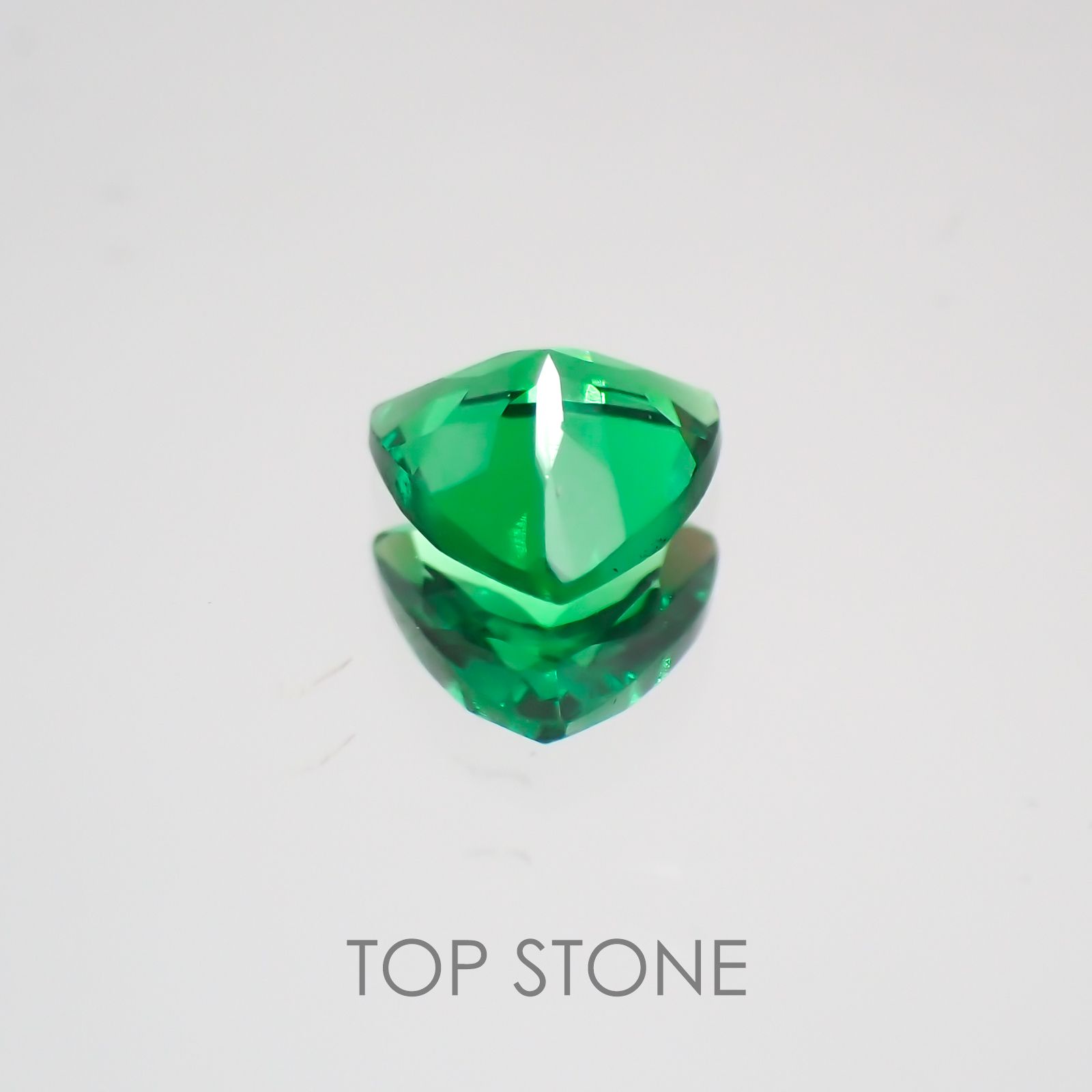 ツァボライト タンザニア産 ルース 0.26ct[21069919]4.2×4.2mm前後