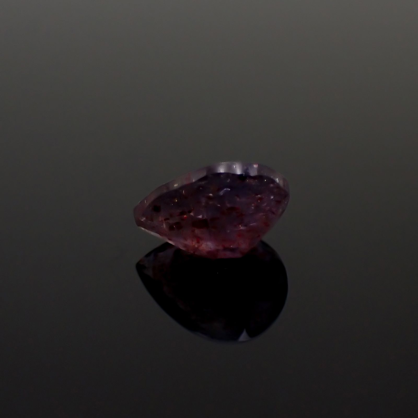 ブラッドショットアイオライト インド産 1.11ct[230923349]8.2x6.1mm前後