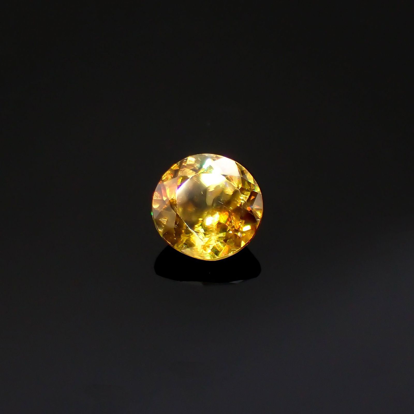 ゴールデンスフェーン(宝石名スフェーン)ナミビア産 1.44ct 識別済[220616568]7x6.8mm前後