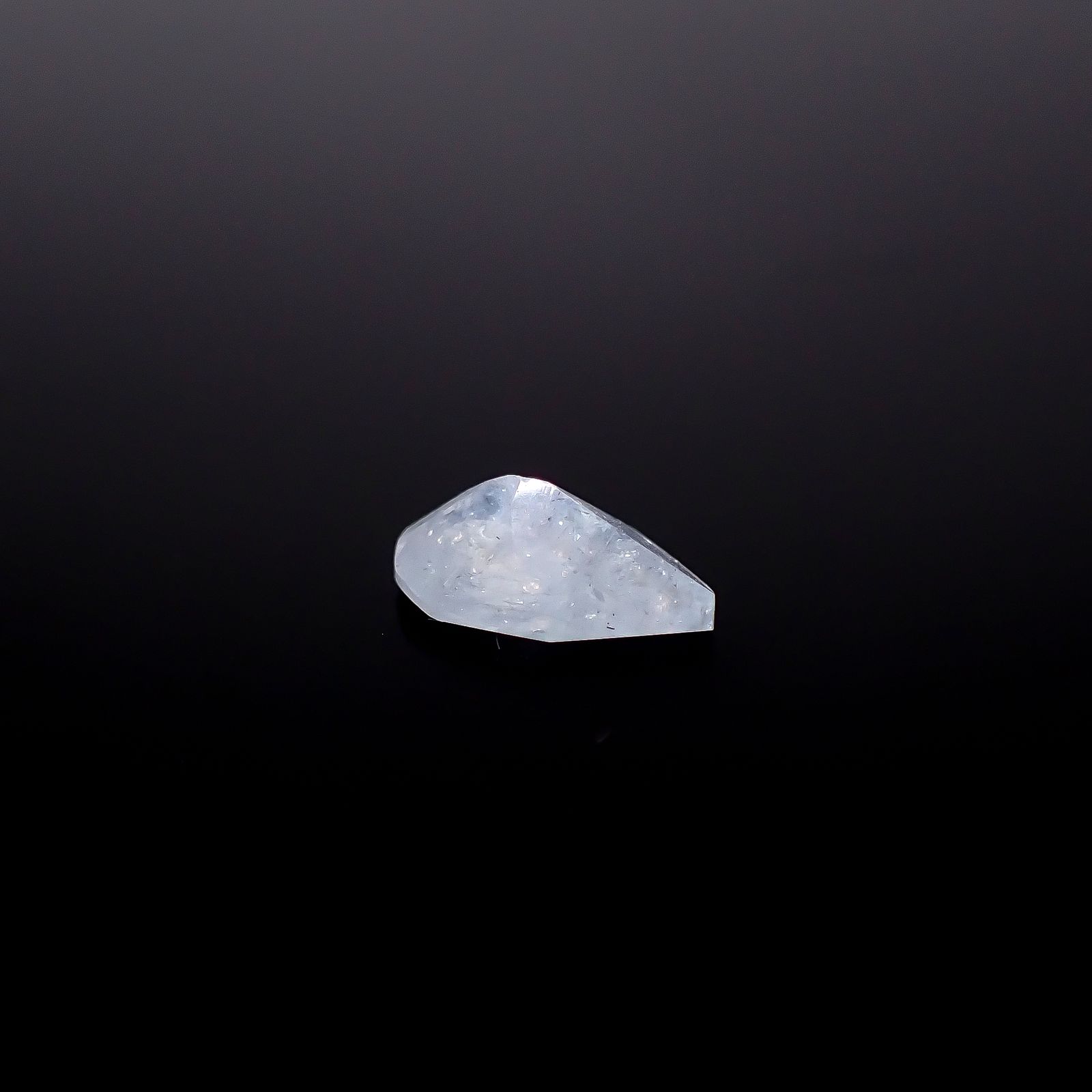 イリデッセンスアクアマリン ブラジル産 0.75ct / 8.5x5.6mm前後 [250730846]