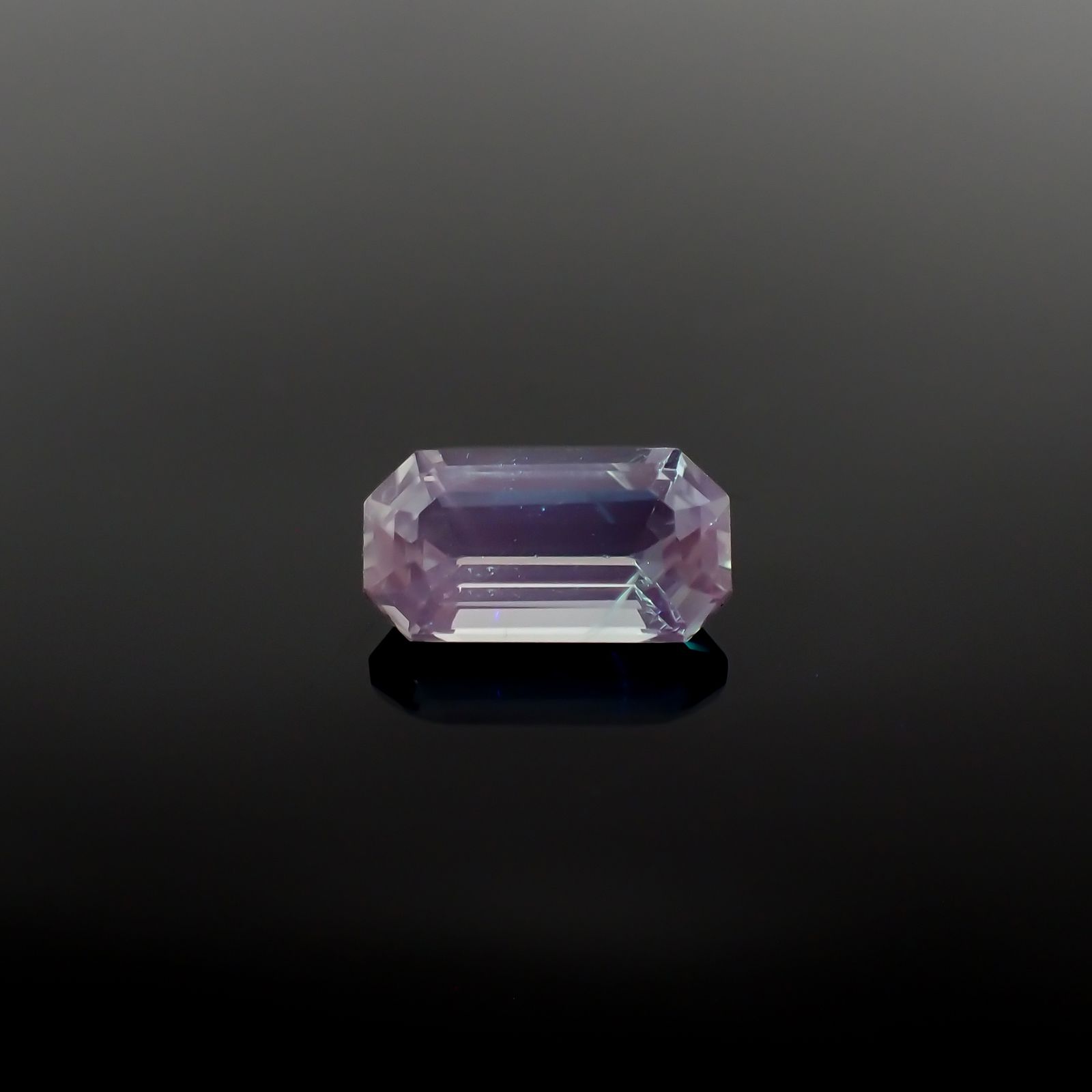 アパタイト フルオレッセンス ジンバブエ産 2.79ct[240527579]11.1x5.9mm前後