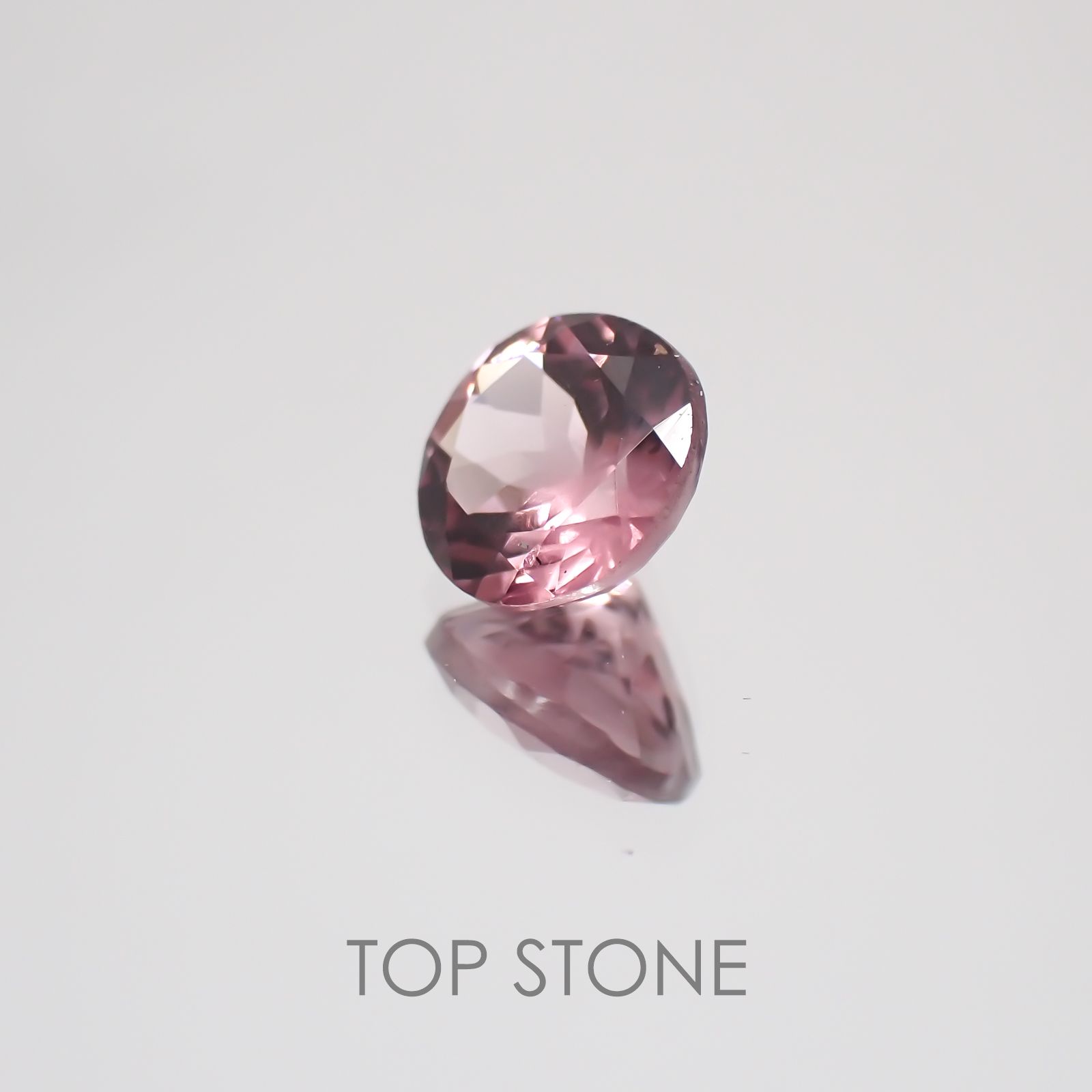 マラヤガーネット タンザニア産 ルース 0.65ct[21019367]5.2×5.2mm前後