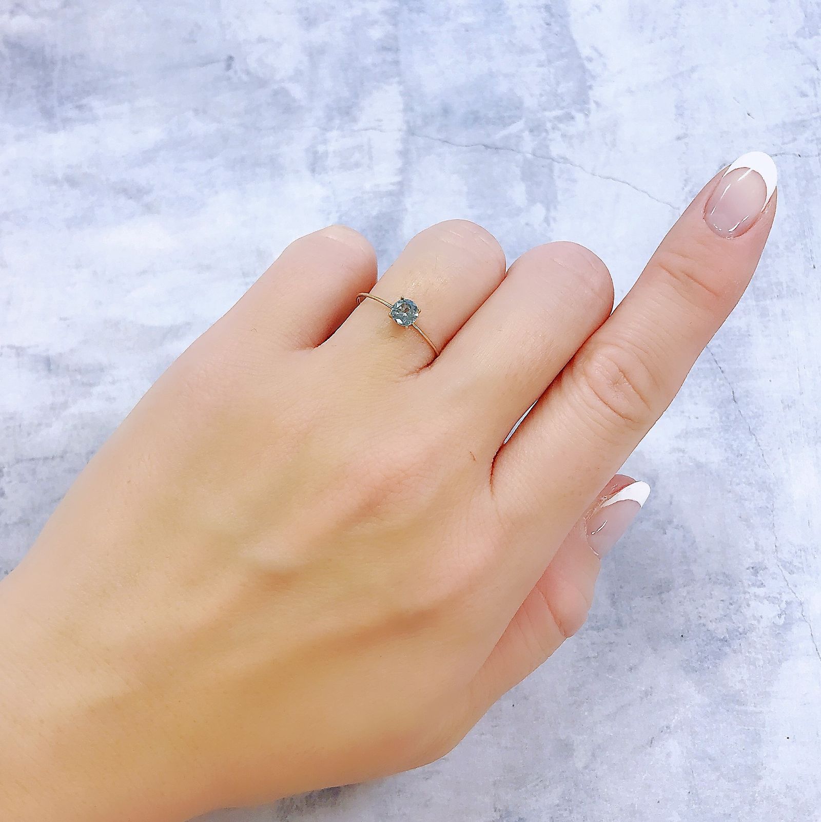 モンタナサファイア(宝石名サファイア)アメリカ・モンタナ州産 0.39ct 識別済[221219530]4.3x4.3mm前後