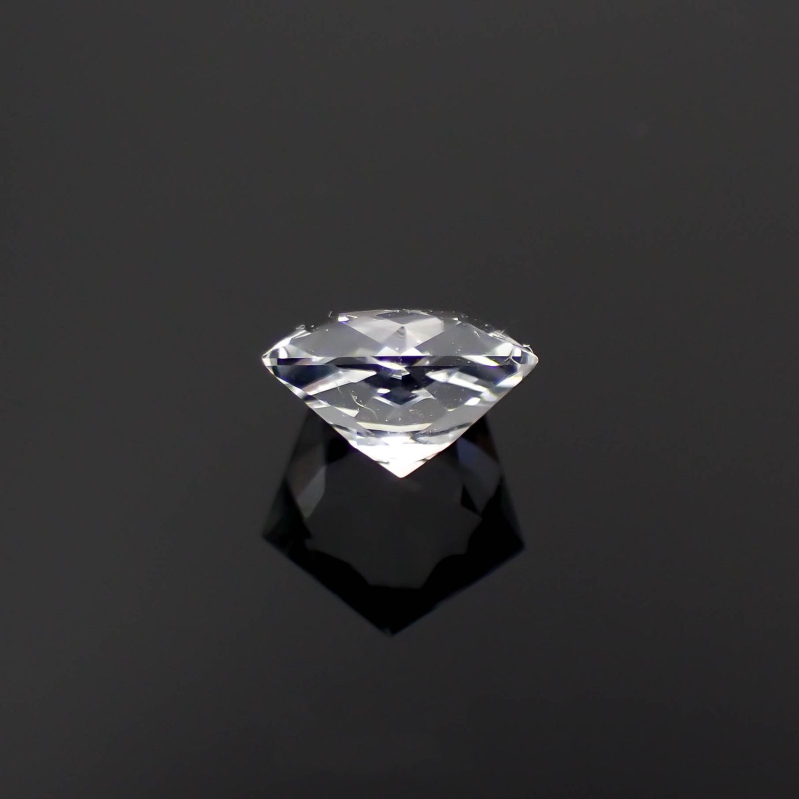 ◇カスタム・ペンタゴンカット◇ゴッシェナイト(宝石名ゴッシェナイト)ブラジル産 0.56ct 識別済[221219396]5.7x5.8mm前後