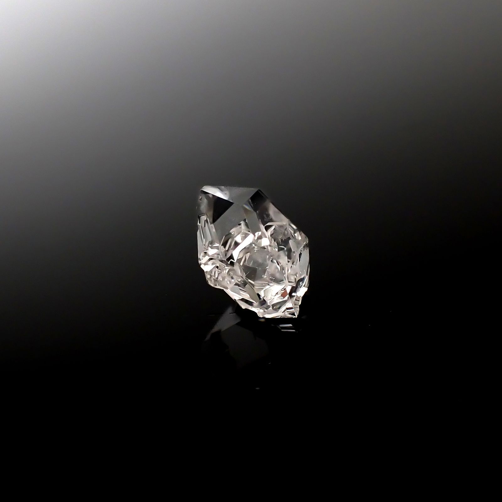 ハーキマーダイヤモンド 原石 アメリカ・ニューヨーク州産 2.00ct[240226348]9x8.6mm前後