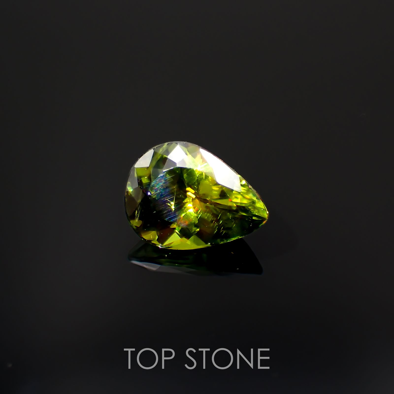 カラーチェンジスフェーン パキスタン産 1.57ct[221119181]8.6x6.4mm前後