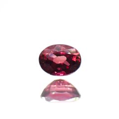 ルビー(宝石名ルビー)タンザニア産 0.24ct 識別済[220115039]3.9x2.9mm前後