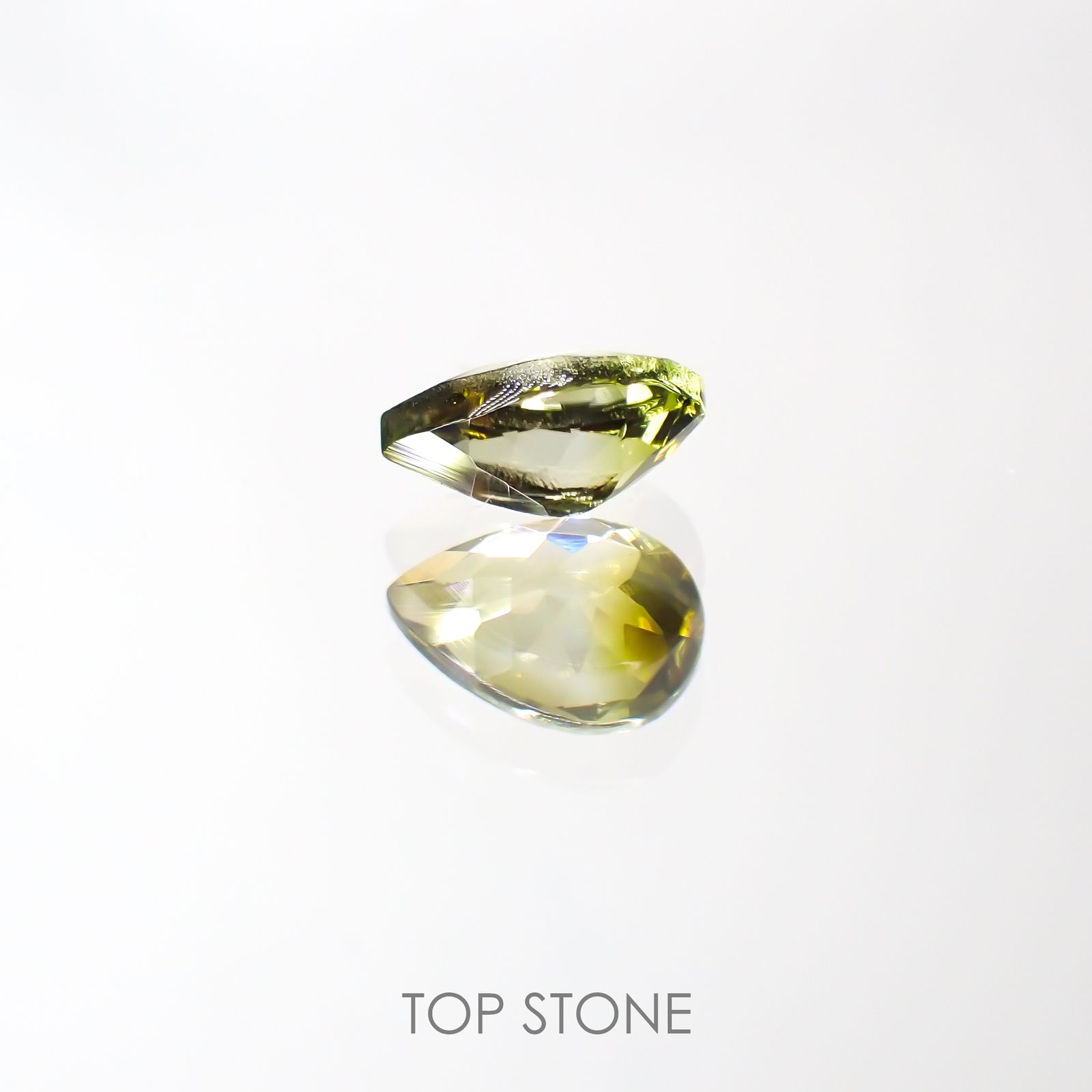 バイカラートルマリン(宝石名バイカラー・トルマリン) ブラジル/アフリカ産 0.56ct 識別済[211013574]6.6×4.5mm前後