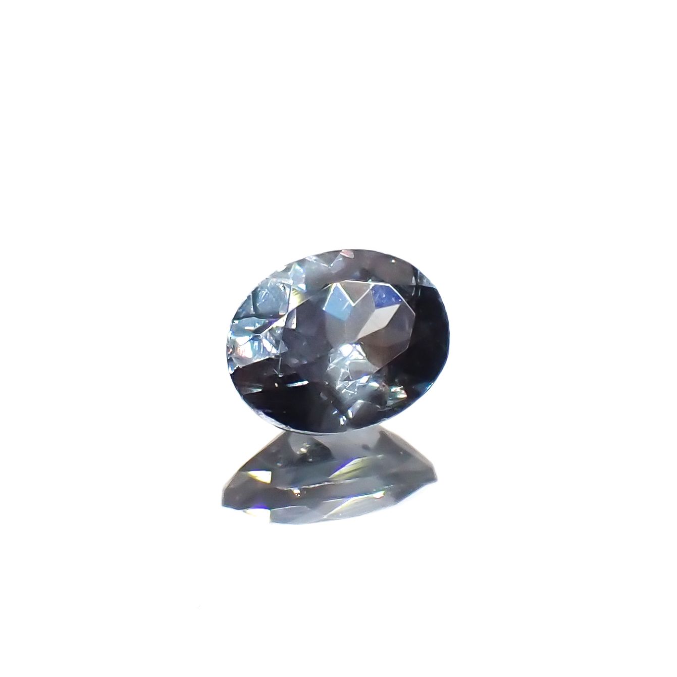ベキリーブルーガーネット（カラーチェンジガーネット アレキタイプ） マダガスカル・ベキリー産 0.37ct[230923542]4.9x3.8mm前後