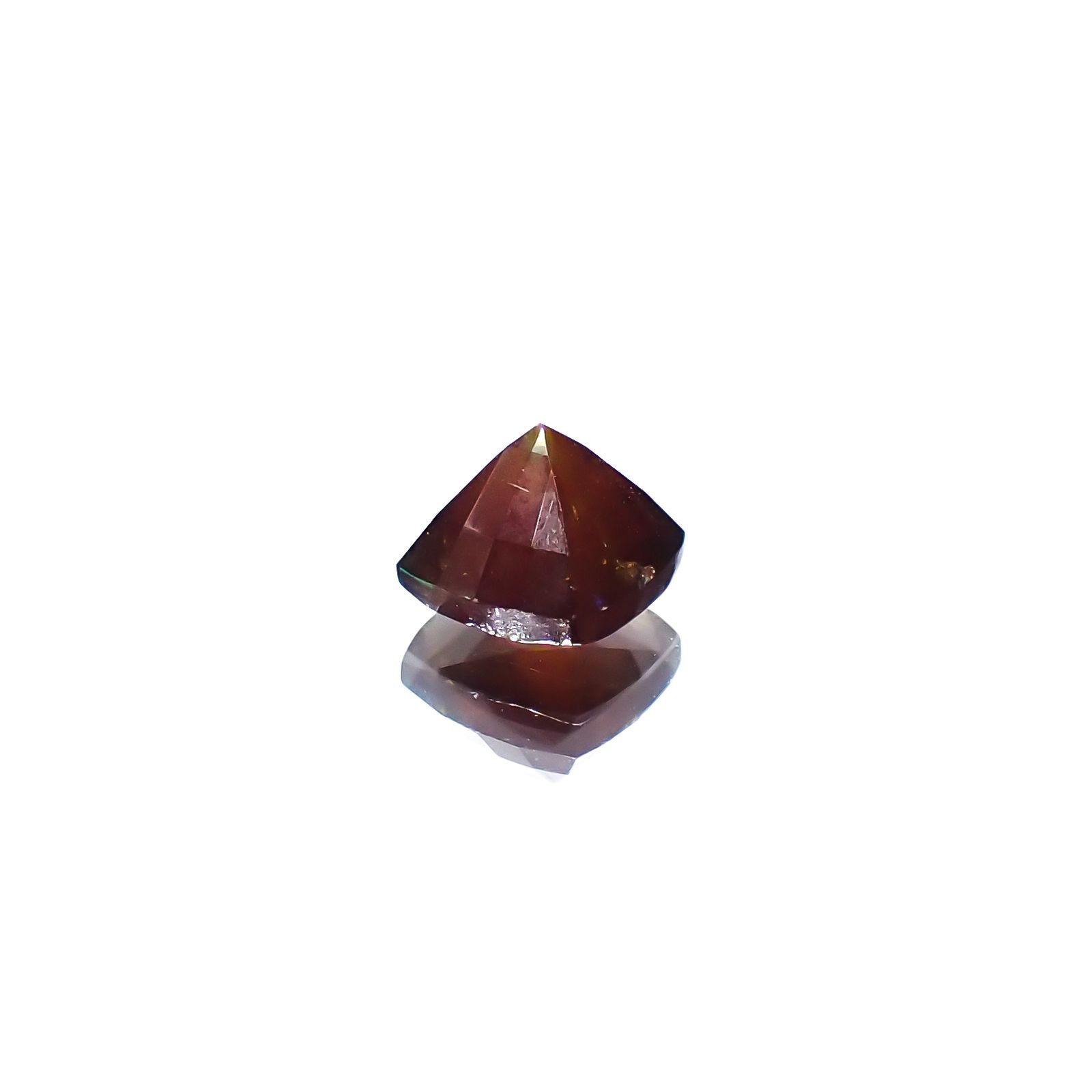◇チェッカーカット◇レインボーガーネット 日本・奈良県産 0.78ct[240125544]4.9x4.8mm前後