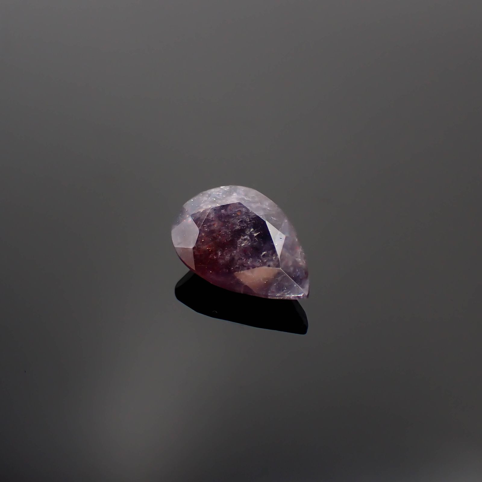 ブラッドショットアイオライト インド産 6.85ct[230622541]18.3x12.1mm前後