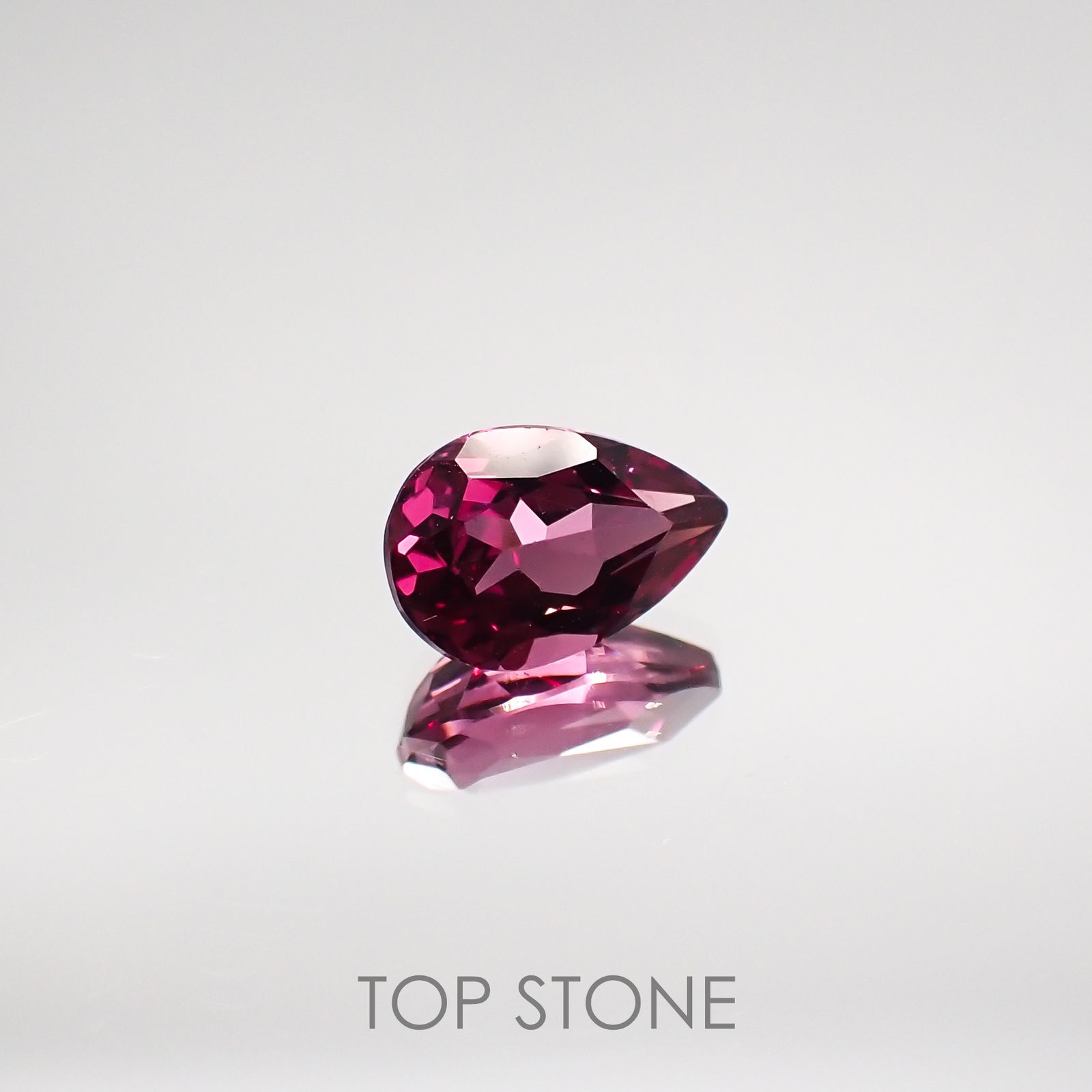 マラヤガーネット(宝石名ガーネット) タンザニア産 1.43ct 識別済[210711609]8.1×5.5mm前後