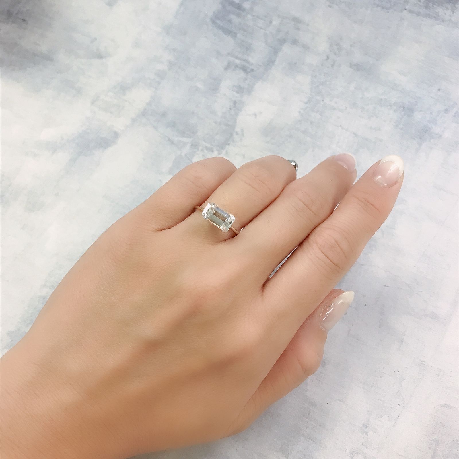 フェナカイト(宝石名フェナカイト)マダガスカル産 1.90ct 識別済[220716960]9.9x5.9mm前後