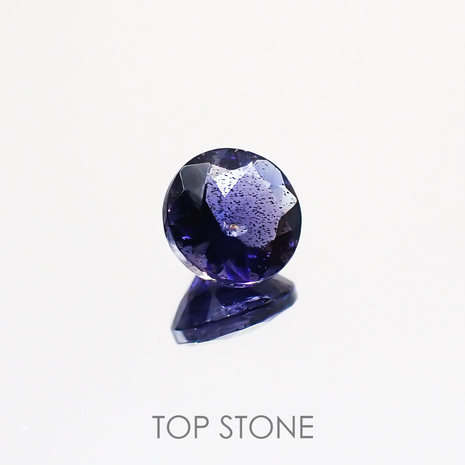 アイオライトサンストーン インド・ブラジル産 ルース 0.77ct[210611089]6.1×6mm前後