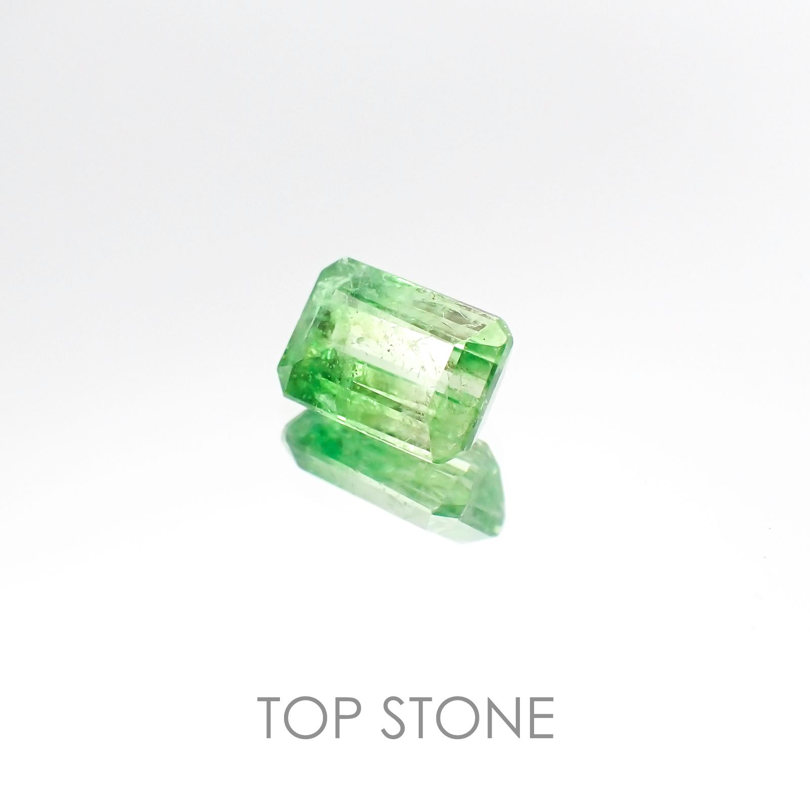 バイカラーツァボライト タンザニア産 ルース 1.22ct[20106524]6.9×4.8mm前後