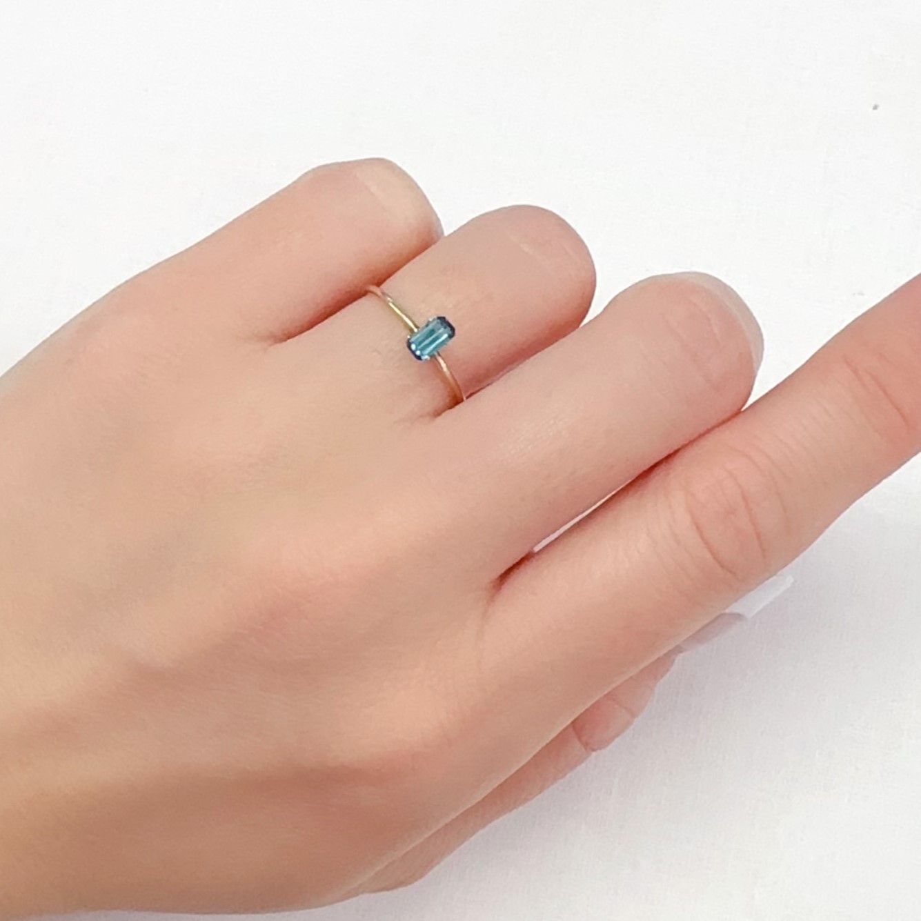 ブルートルマリン(宝石名トルマリン)アフガニスタン産 0.26ct 識別済[231225173]5.3x2.9mm前後